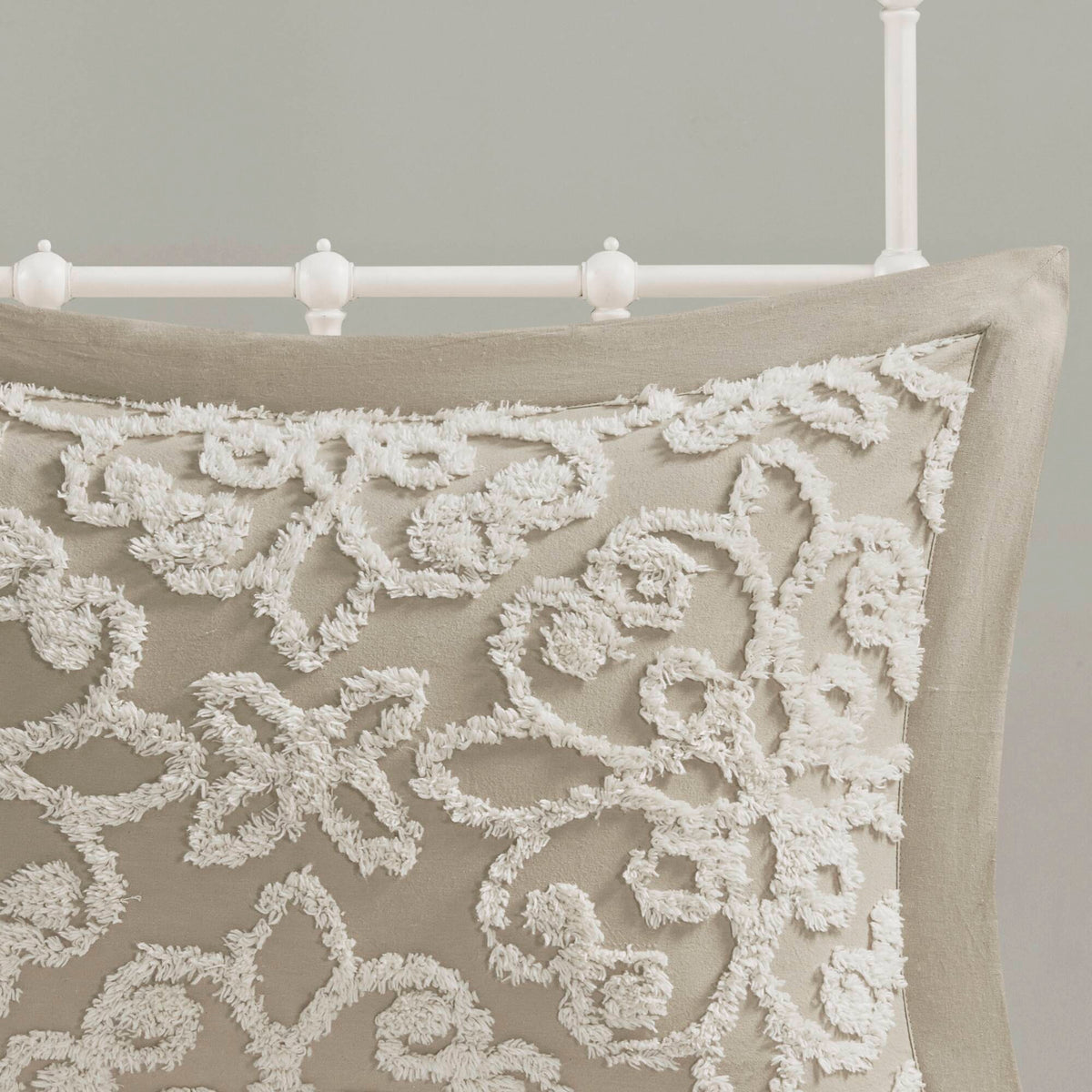 Sabrina - King 3 Piece Tufted Bedspread Set - Taupe