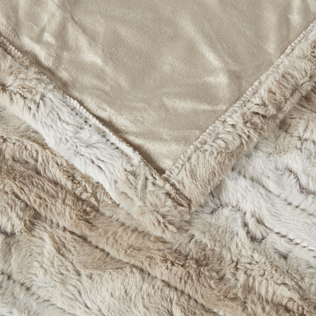 Zuri - Oversized Faux Fur Heated Throw - Sand