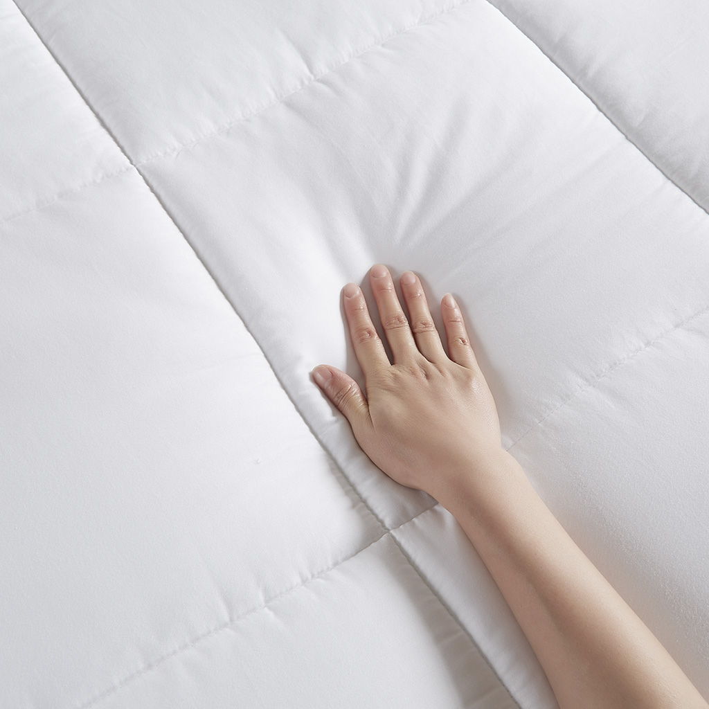Winfield - 300 Thread Count Percale Luxury Down Alternative Full Comforter - White