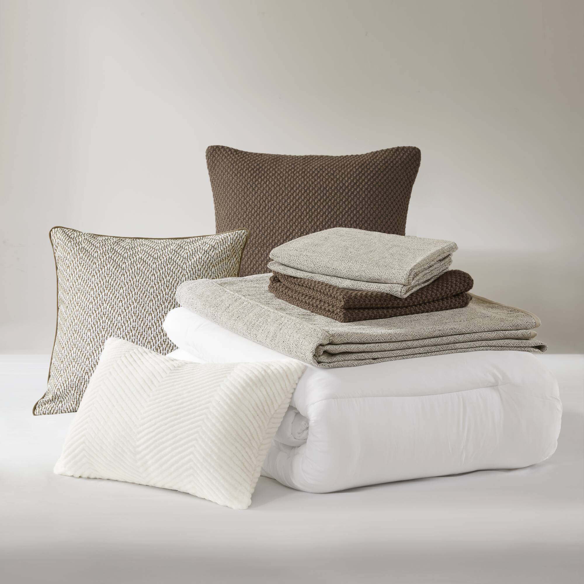 Chapman - 9 Piece King Comforter Set - Nuetual Ivory