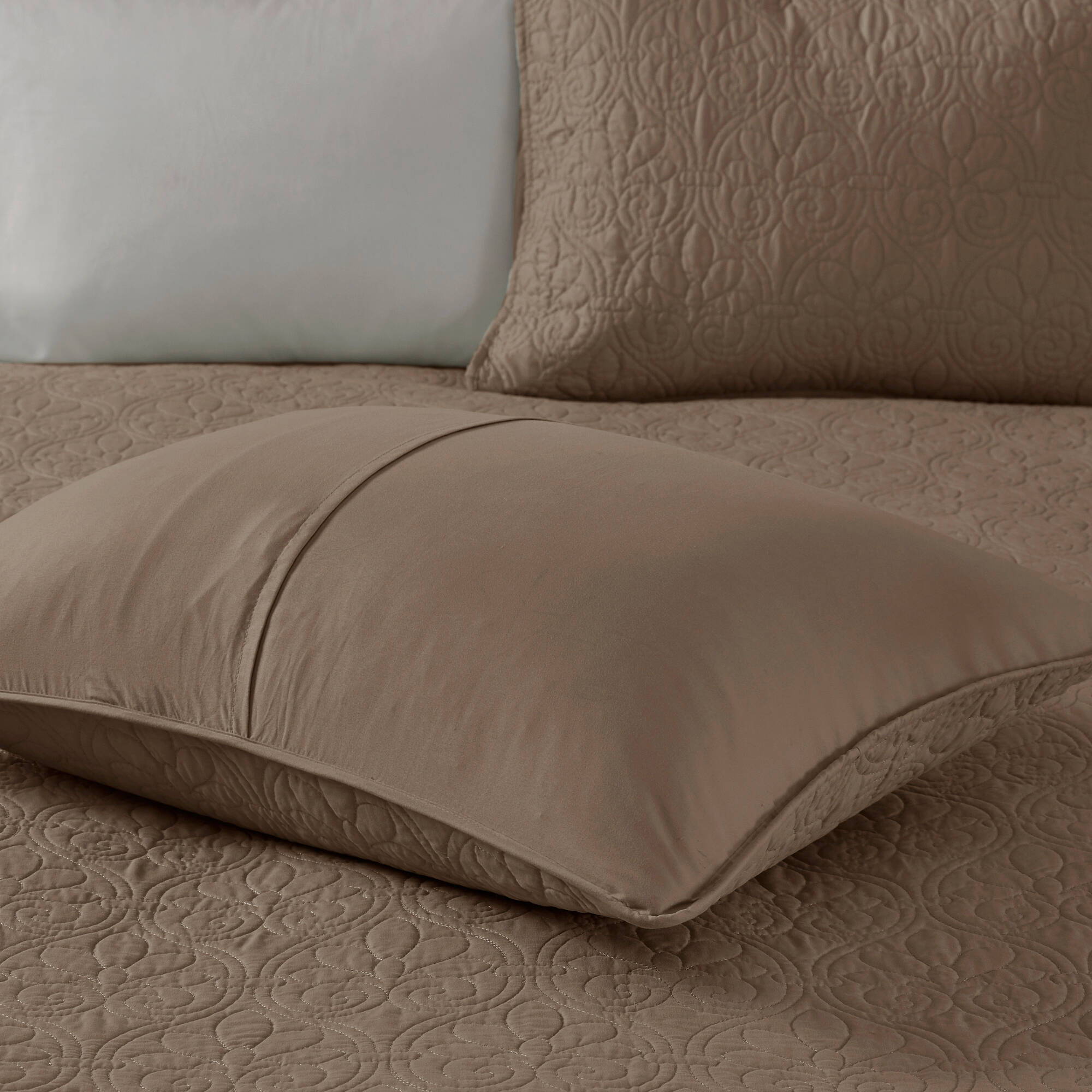 Quebec - King Reversible Coverlet Set - Mocha