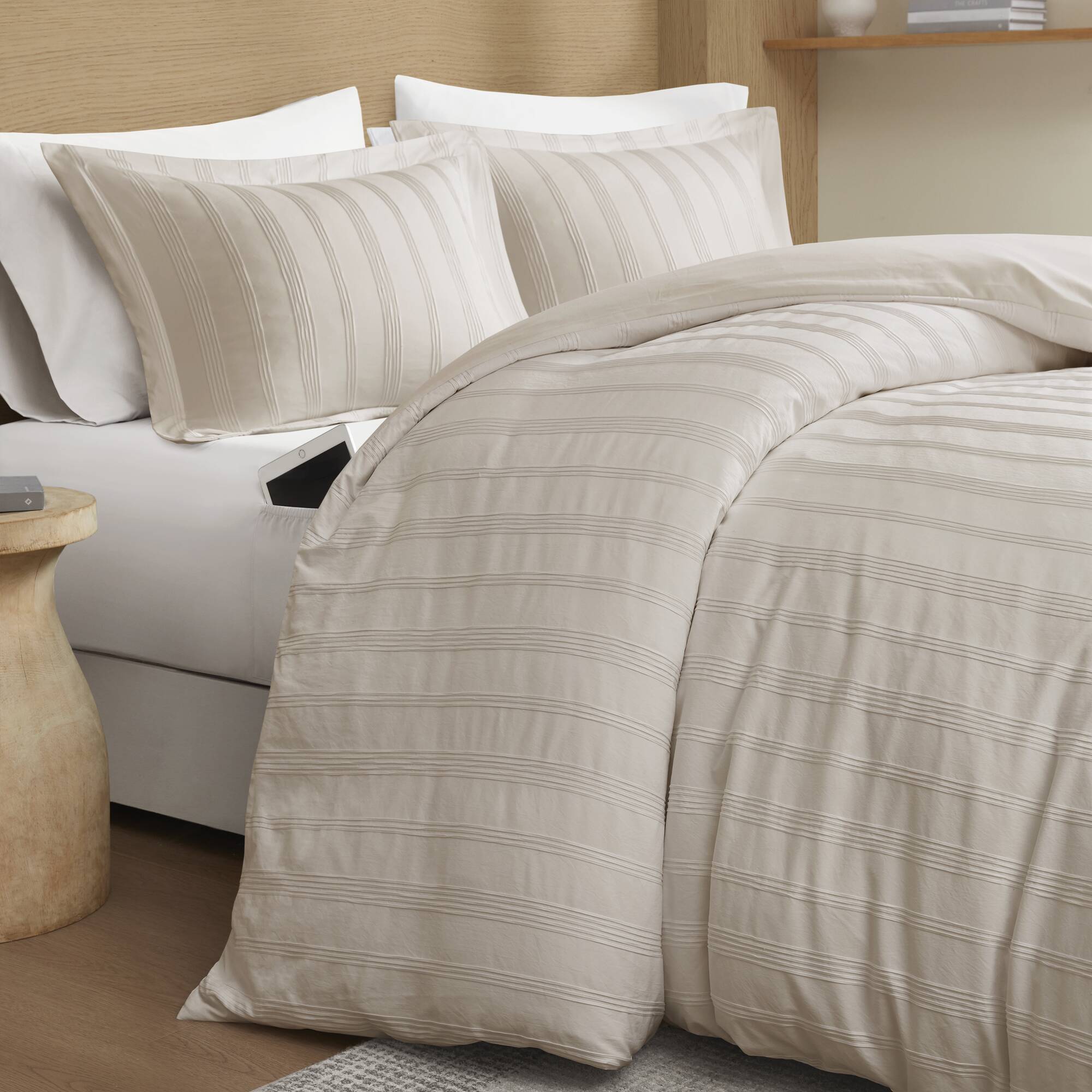Logan - King Striped Duvet Set - Neutral