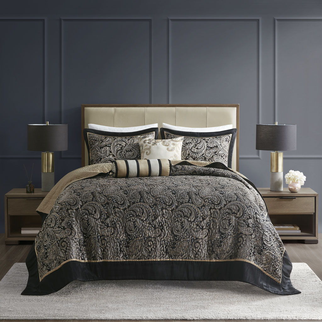 Aubrey - 5 Piece Jacquard Bedspread Set With Throw Pillows - Black