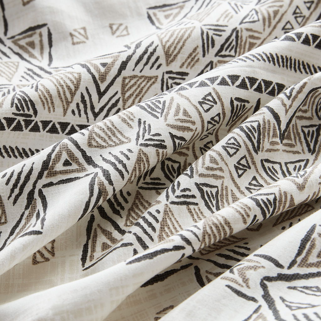 Ibiza - 4 Piece Printed Duvet Cover Set With Throw Pillow - Black / Ivory