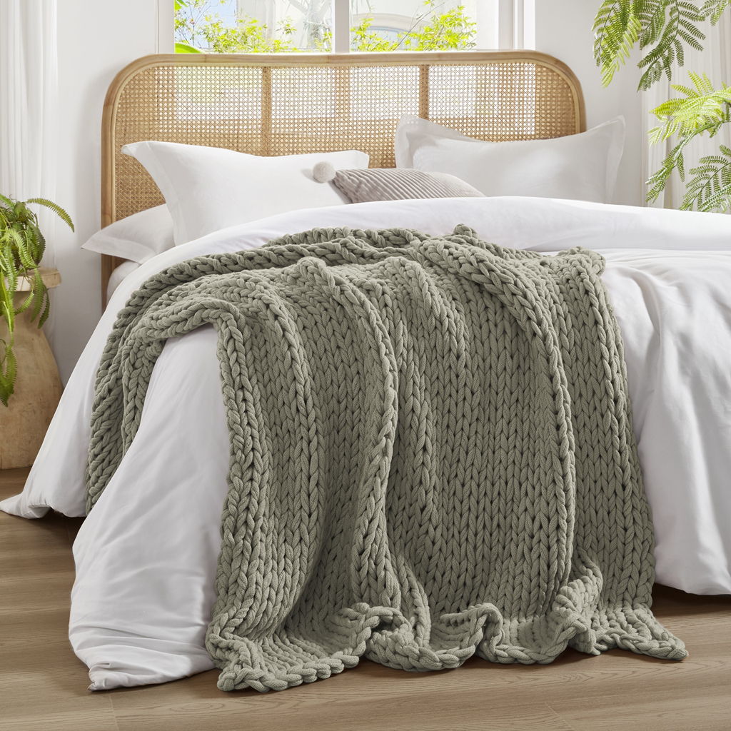 Chunky Double Knit - Handmade Throw - Gray