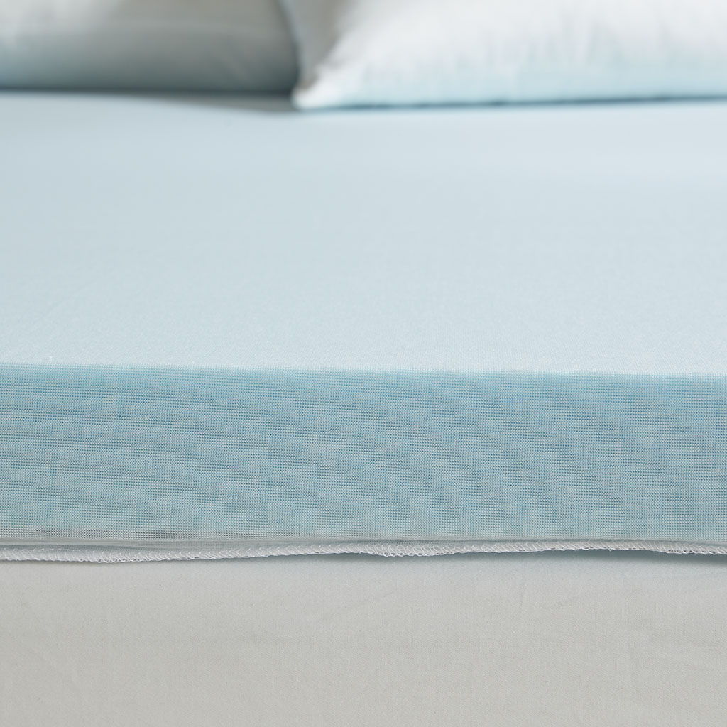 Gel Memory Foam Mattress Topper - White