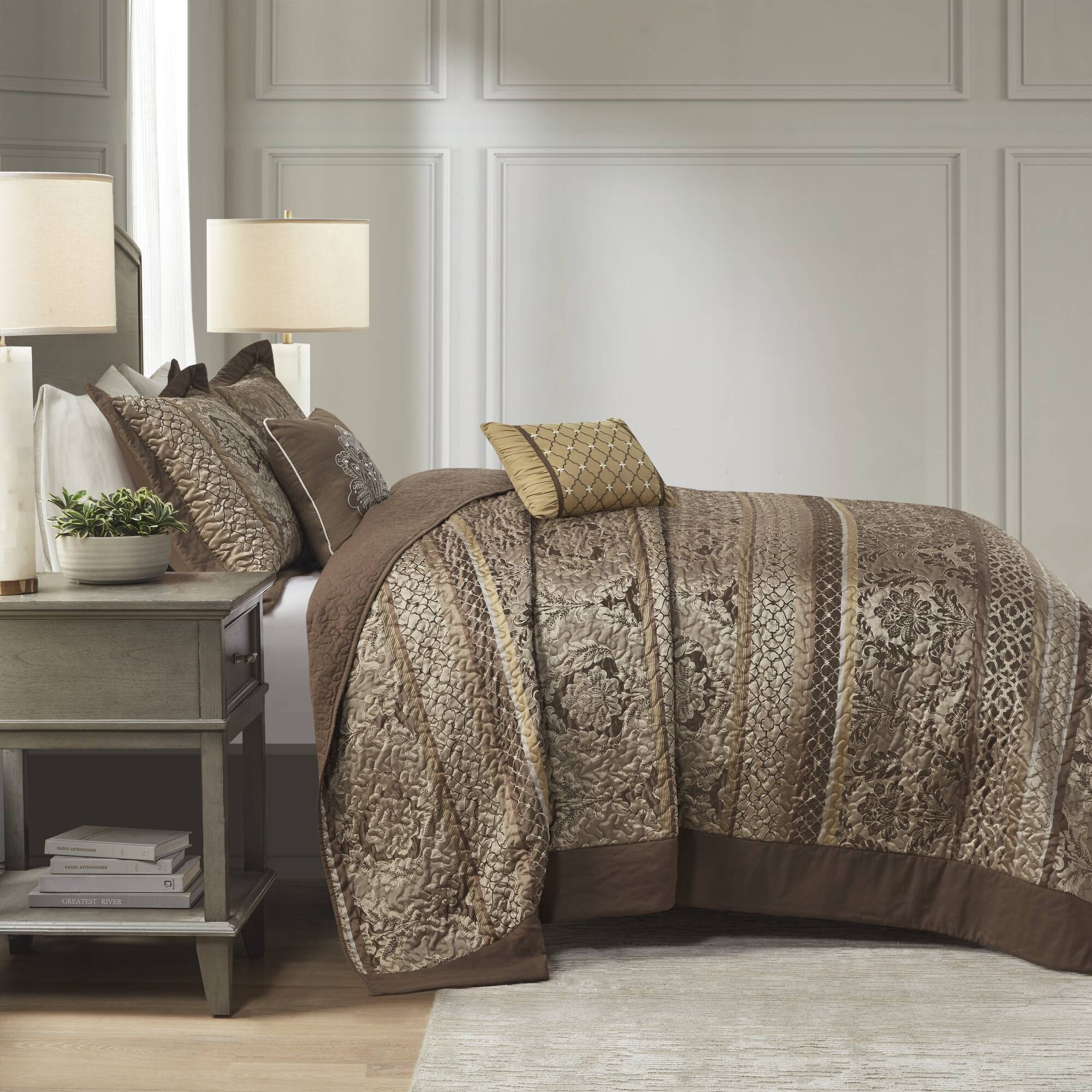 Bellagio - King 5 Piece Reversible Bedspread Set - Brown / Gold
