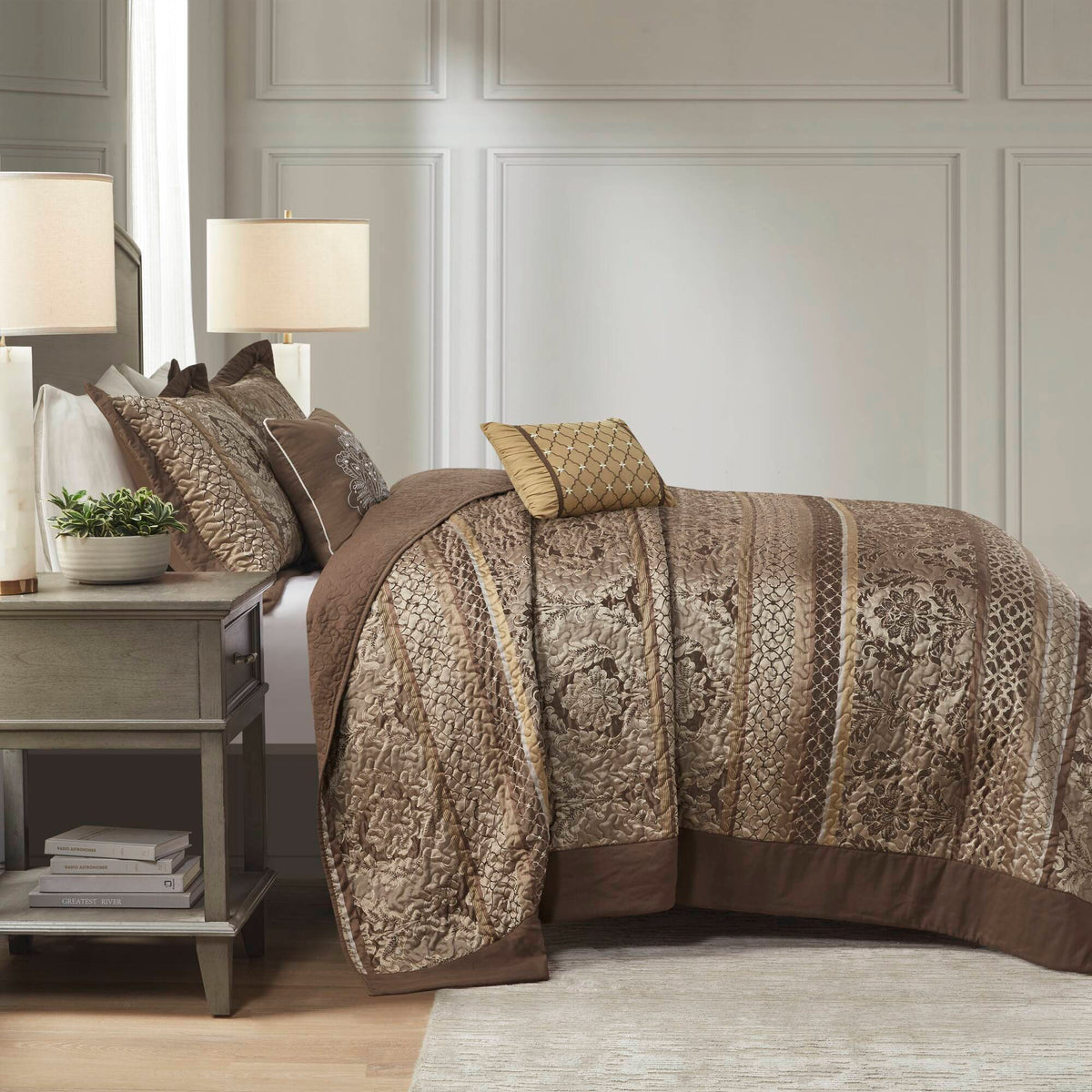 Bellagio - 5 Piece Reversible Bedspread Set - Brown / Gold