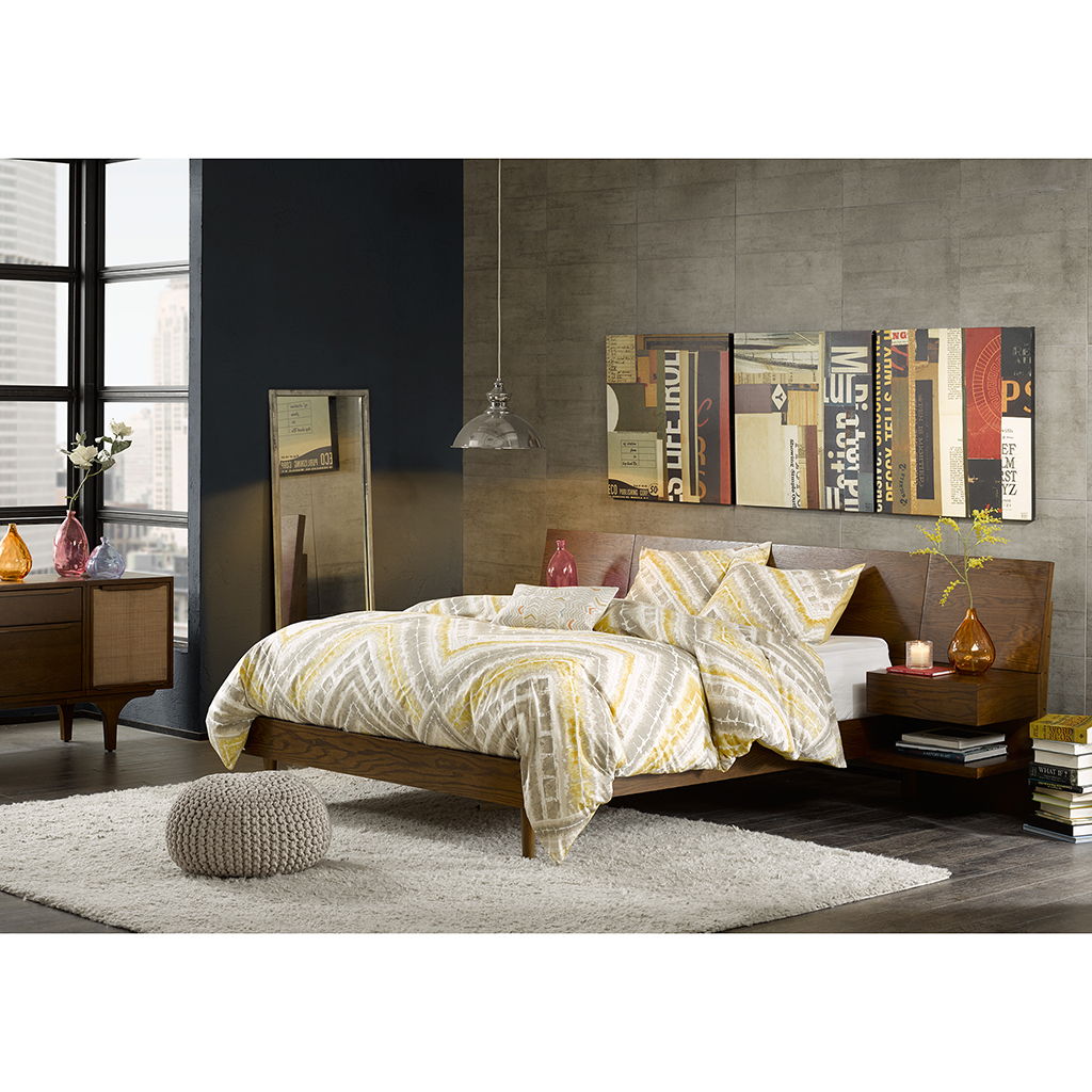 Clark - 3 Piece Bedroom Set (King Bed With 2 Nightstands) - Pecan