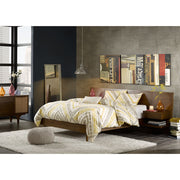 Clark - 3 Piece Bedroom Set (King Bed With 2 Nightstands) - Pecan