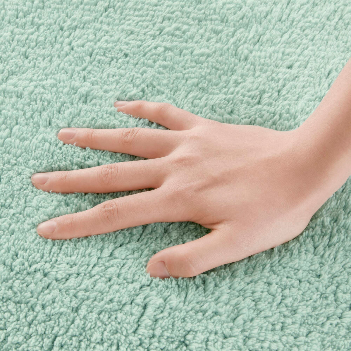 Splendor - 24" x 72" Tufted Reversible Bath Rug - Green