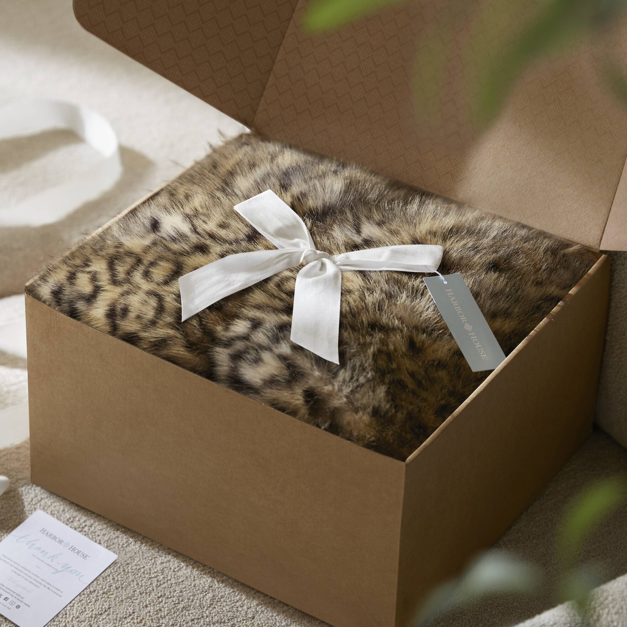 Botswana Animal Print - 60x80" Faux Fur Throw Blanket - Leopard