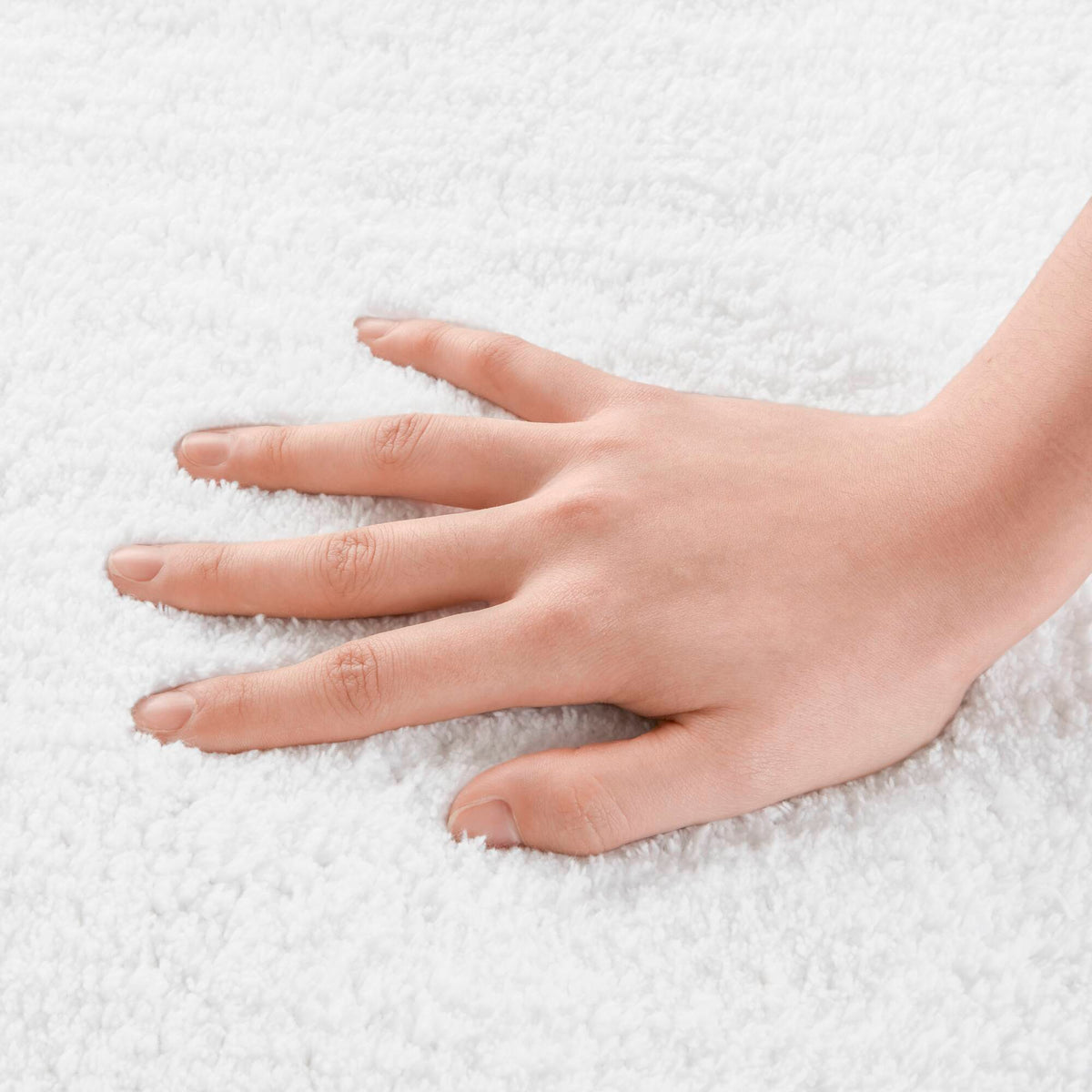 Splendor - 24" x 72" Tufted Reversible Bath Rug - White