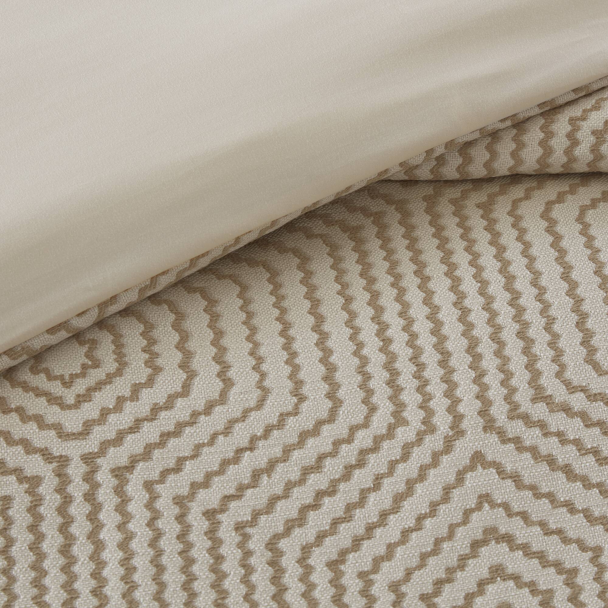 Shades of Serenity - King Comforter Set - Tan / Ivory