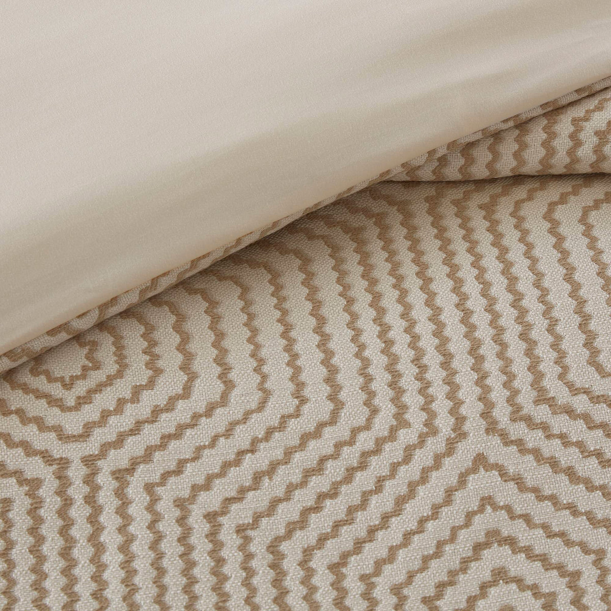 Shades of Serenity - Comforter Set - Tan / Ivory