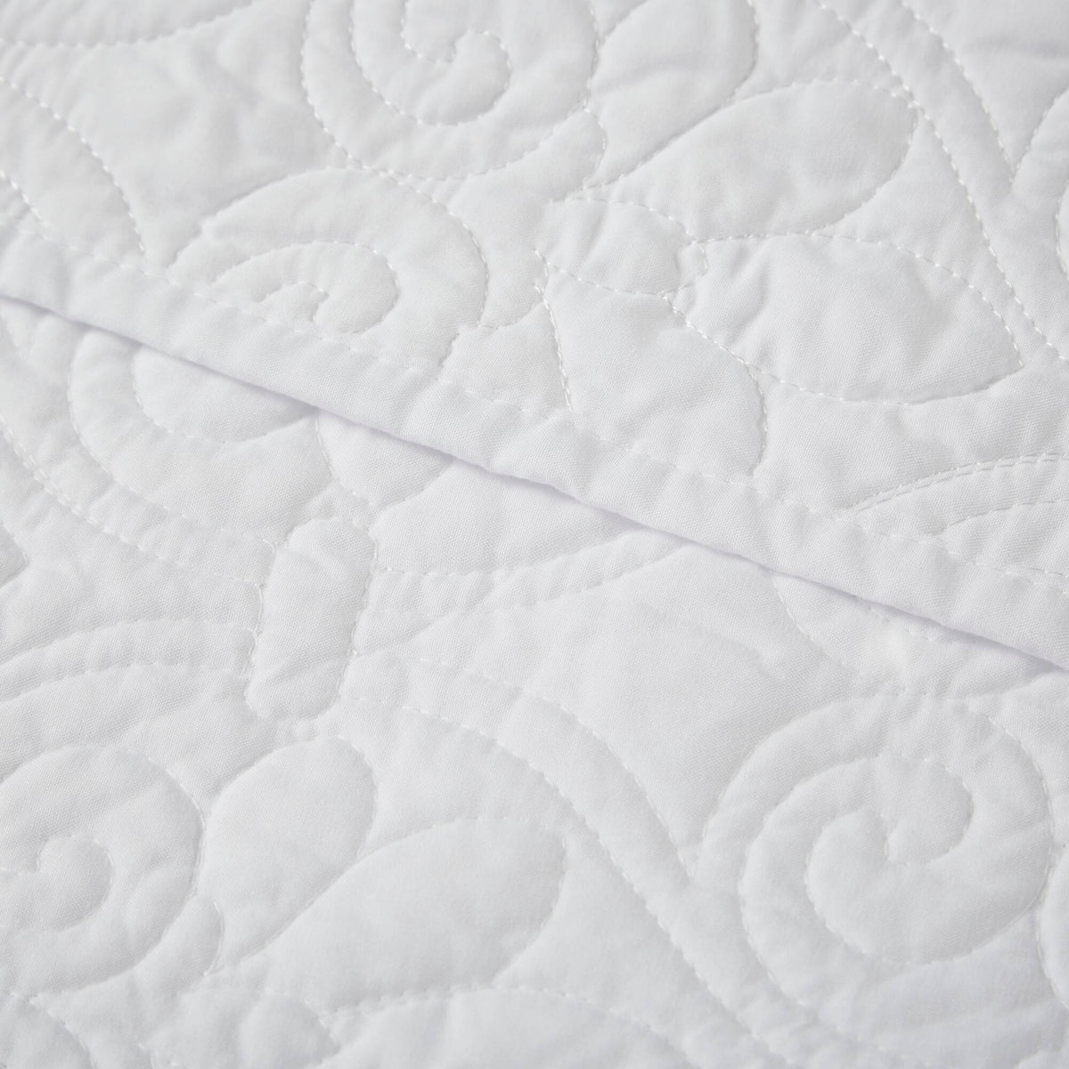 Quebec - Oversized Quilted Throw - White