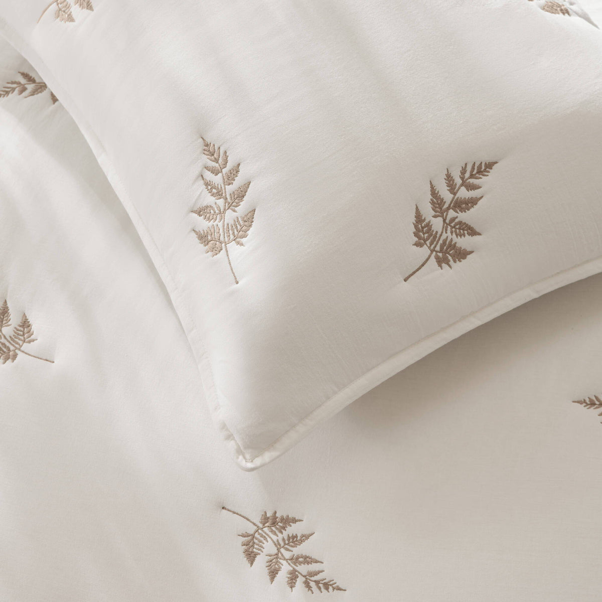 Willow Embroidered Botanical - King/California King 100% Cotton Lightweight 3 Piece Quilt Set - White / Gray