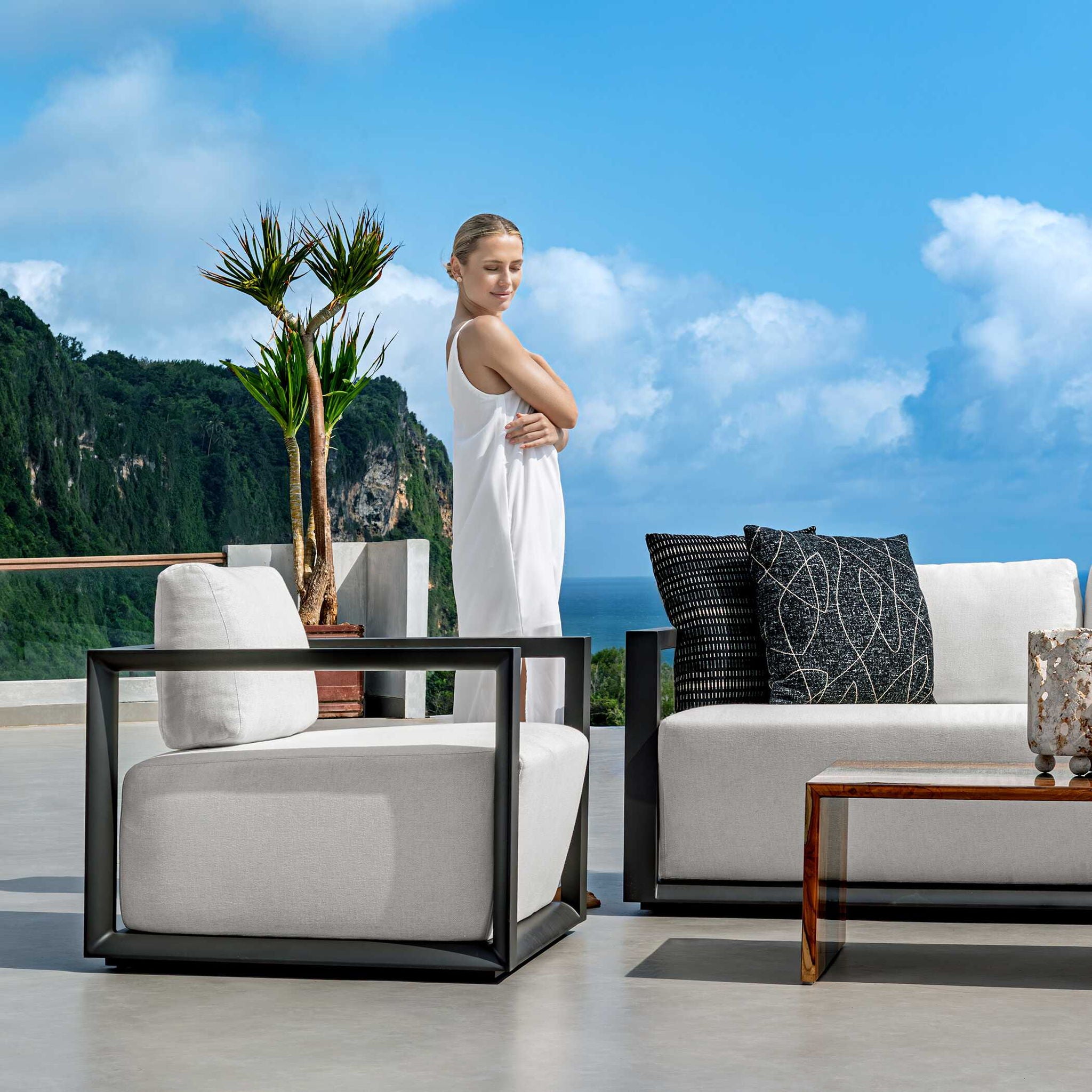 Loopy Loop - Outdoor Pillow - Onyx