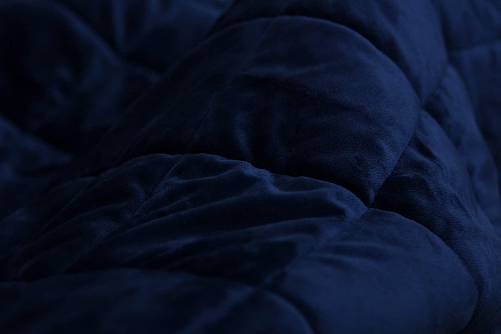 60" X 80" Navy Blue Fleece And Microfiber Quilted Plush Throw Blanket