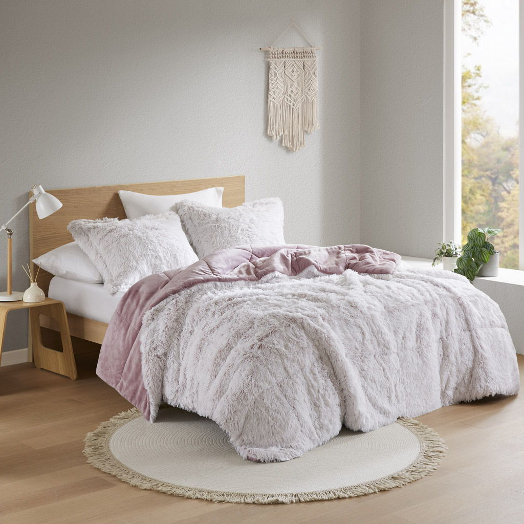 Malea - 3 Piece King/California King Shaggy Comforter Mini Set - Pink/White