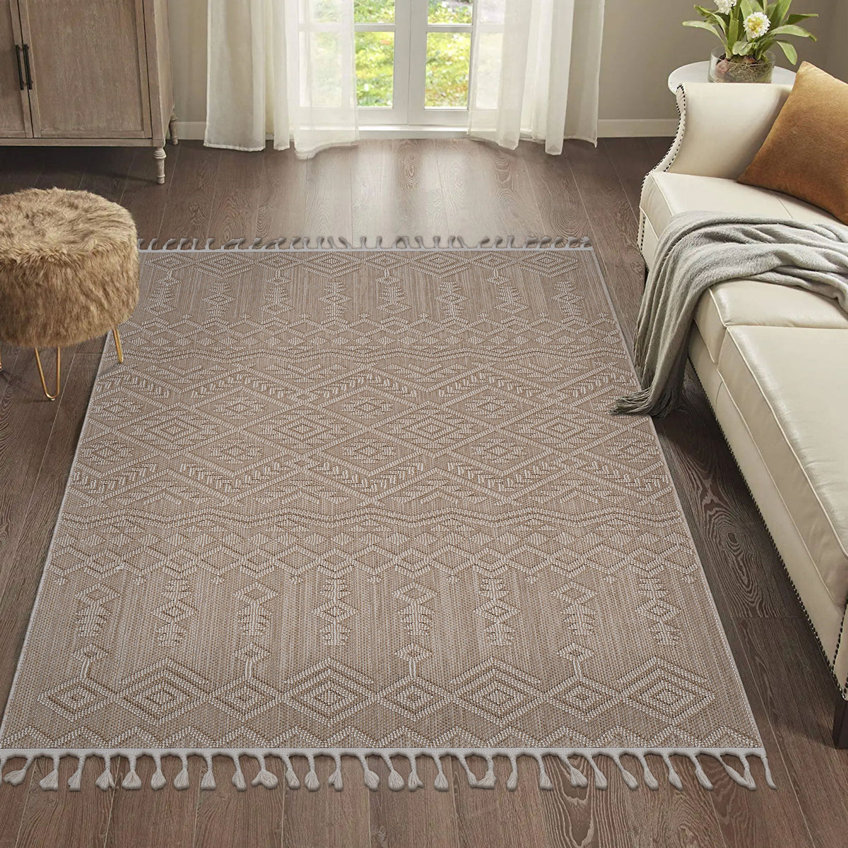 Guros - 8' X 10' Traditional Indoor / Outdoor Area Rug - Natural