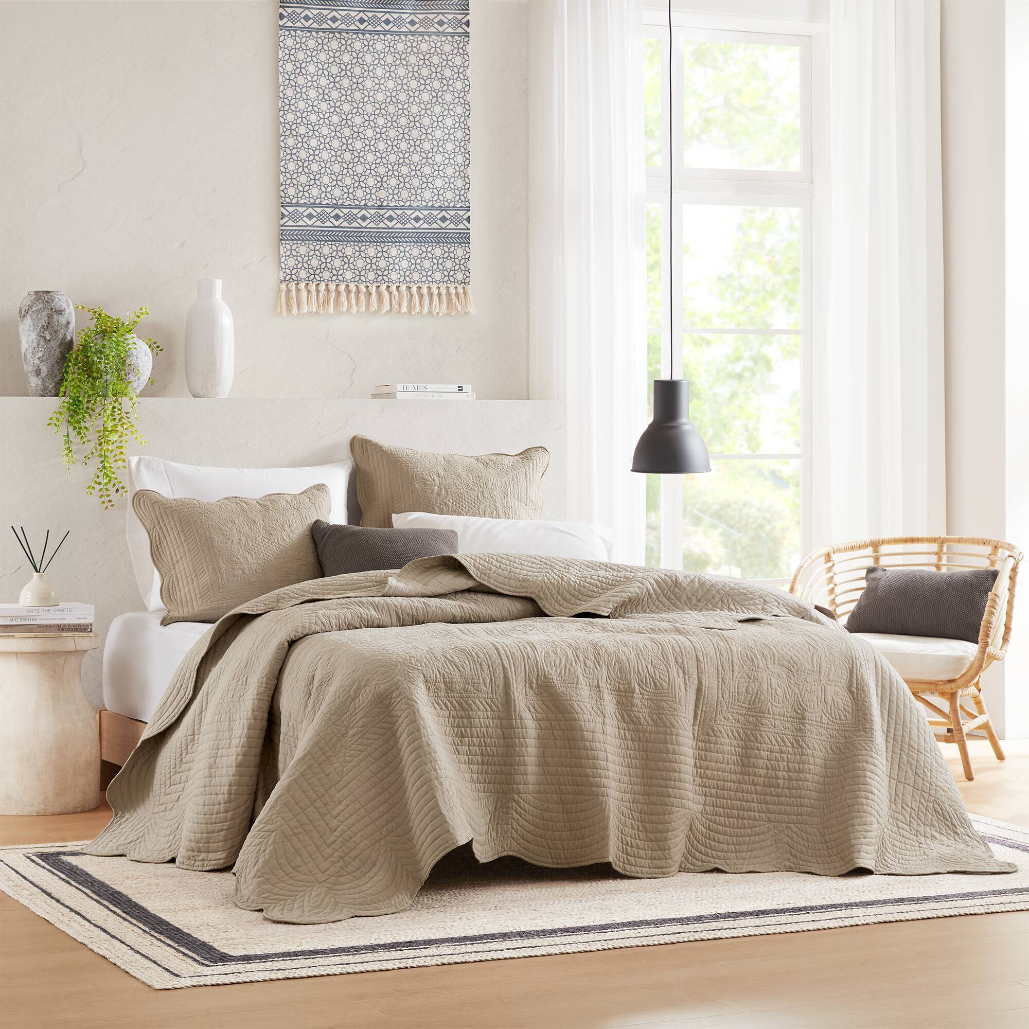 Tuscany - 3 Piece Full/Queen Reversible Scalloped Edge Quilt Set - Khaki