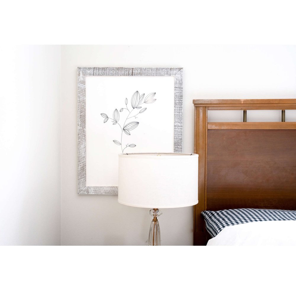 14" x 18" White Solid Wood Hanging Picture Frame