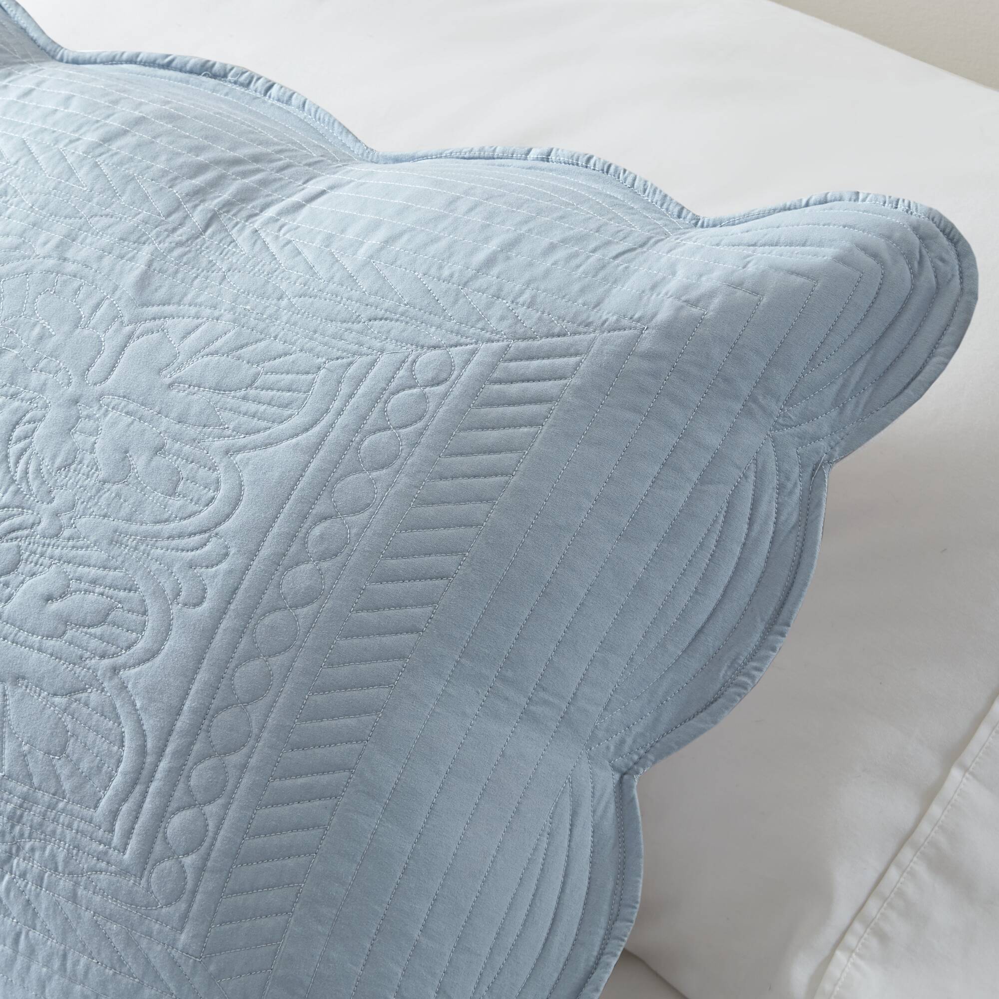 Tuscany - 3 Piece Full Reversible Scalloped Edge Quilt Set - Blue
