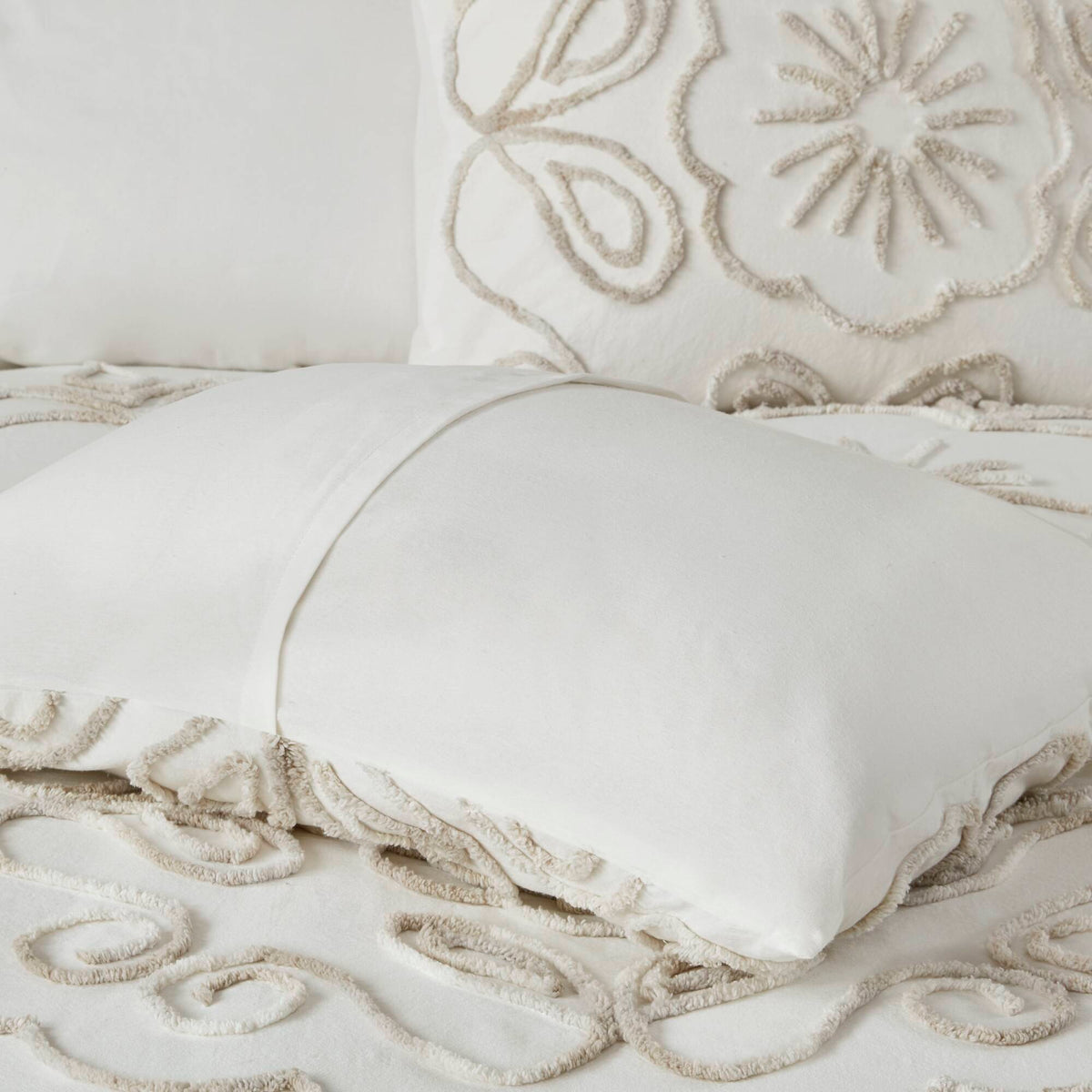 Violette - 3 Piece Tufted Comforter Set - Ivory / Taupe