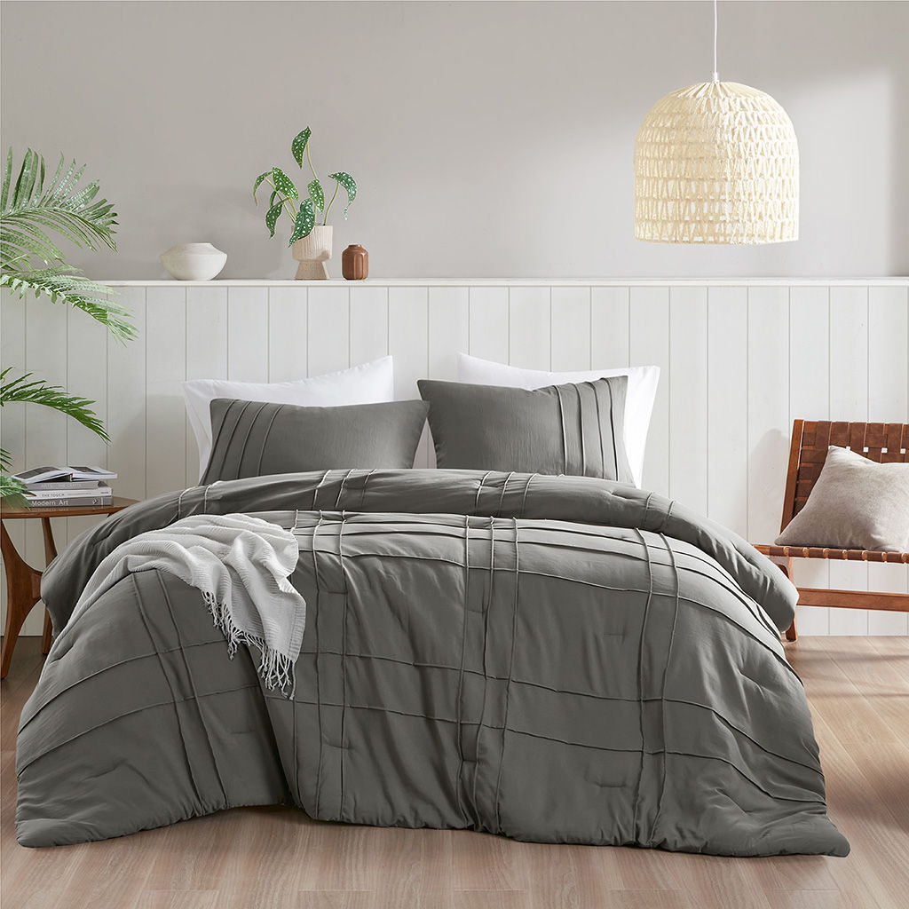 Porter - King Soft Washed Pleated Comforter Set - Gray