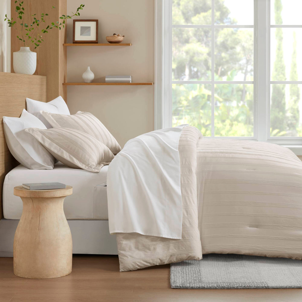 Logan - California King Striped Comforter Set - Neutral