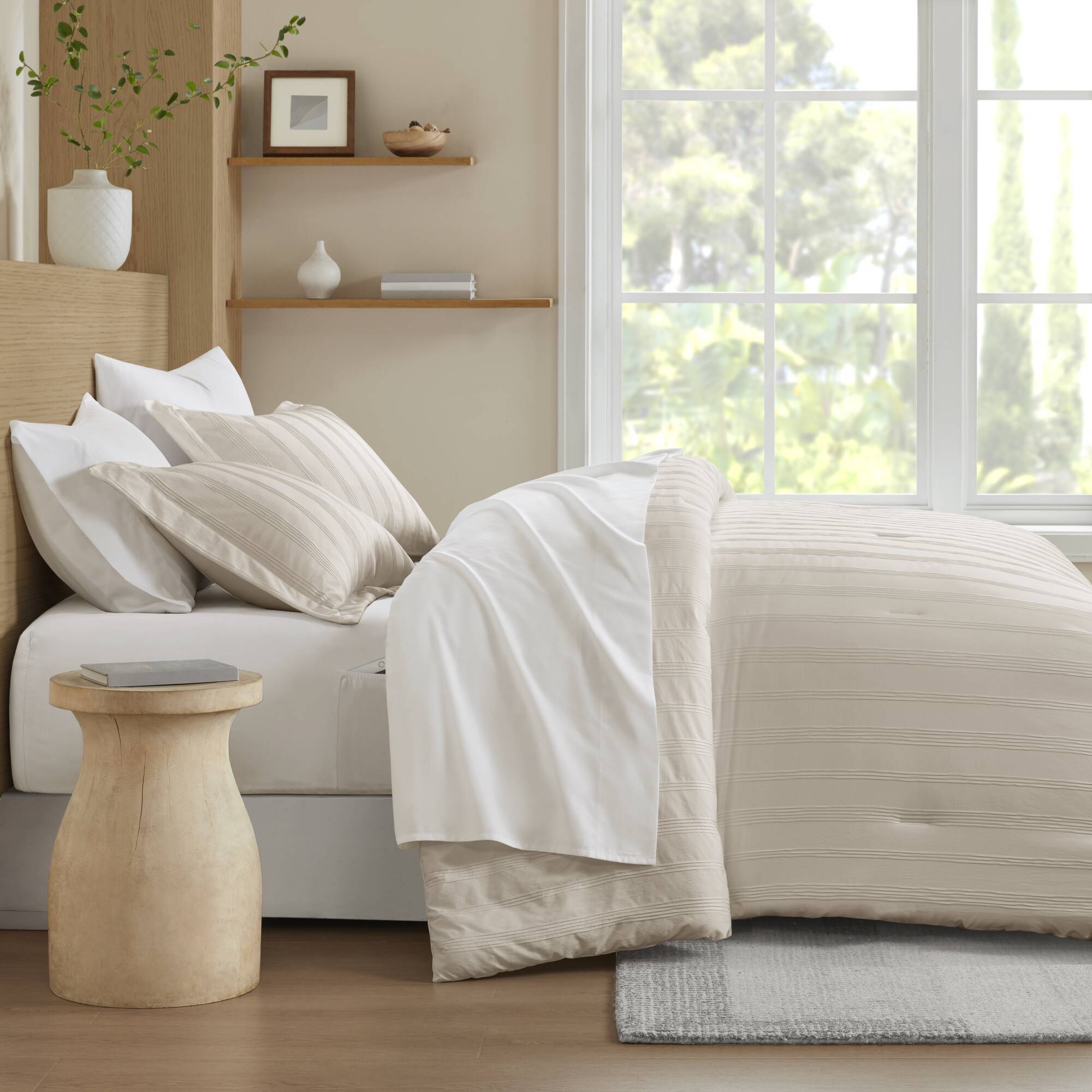 Logan - Queen Striped Comforter Set - Neutral
