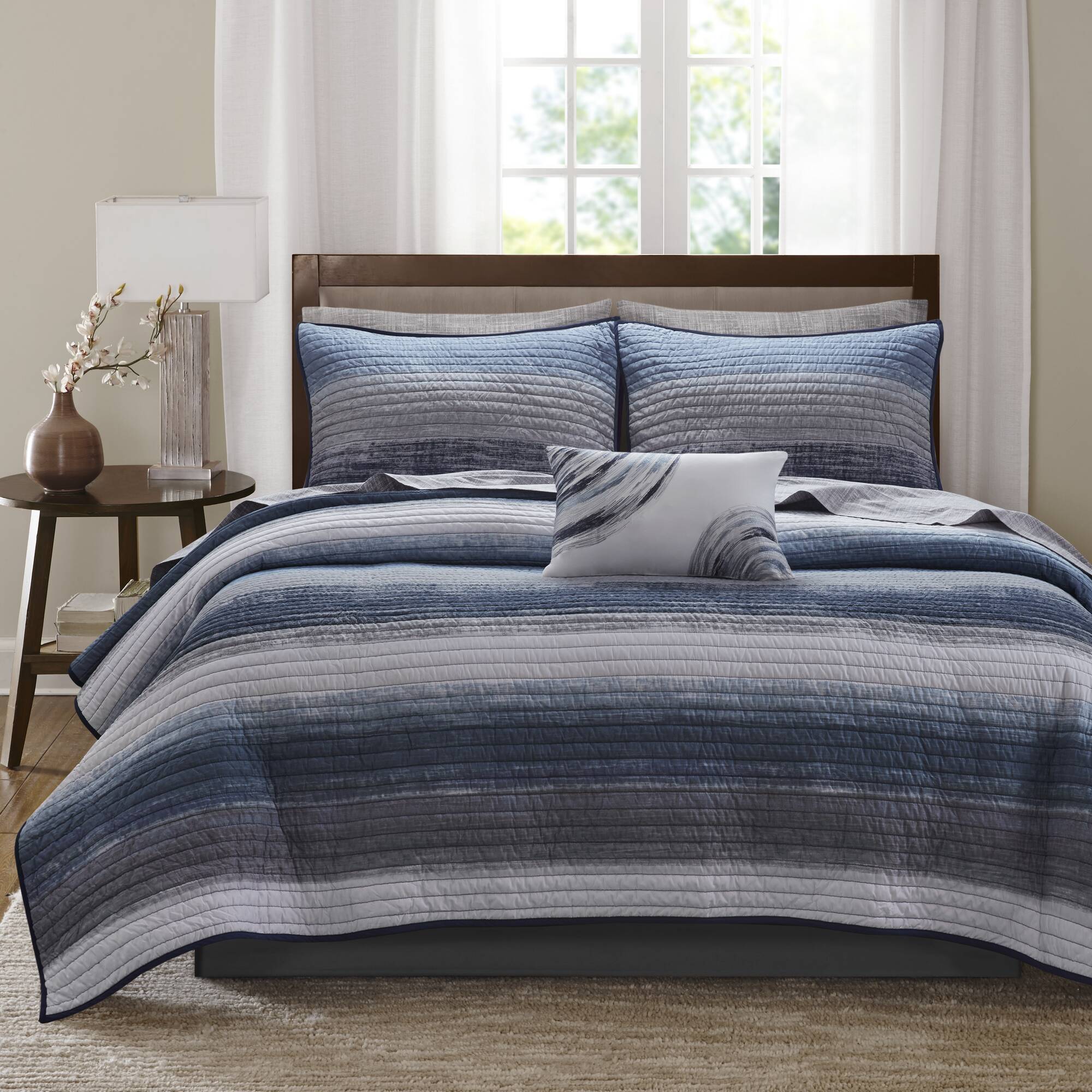 Saben - California King 8 Piece Quilt Set With Bed Sheets - Navy