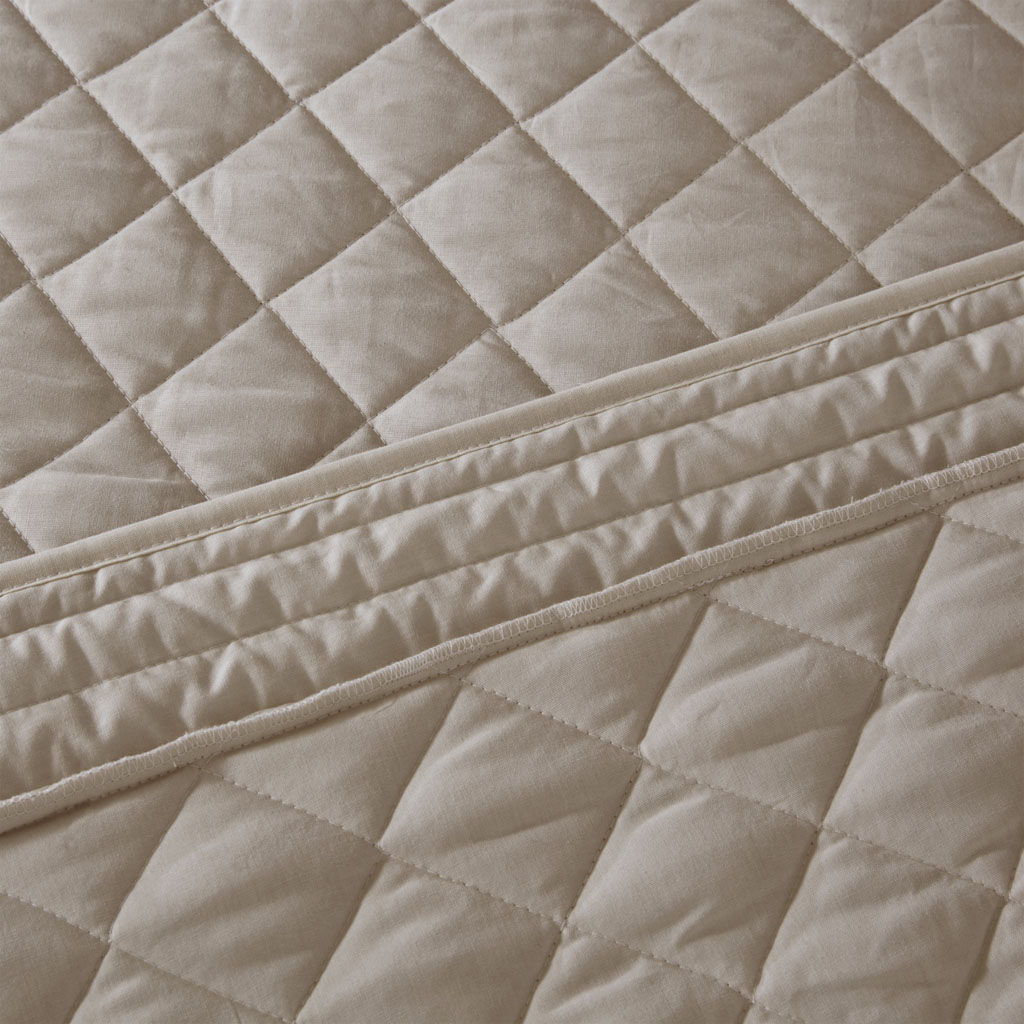 Breanna - Queen 4 Piece Reversible Tailored Bedspread Set - Khaki