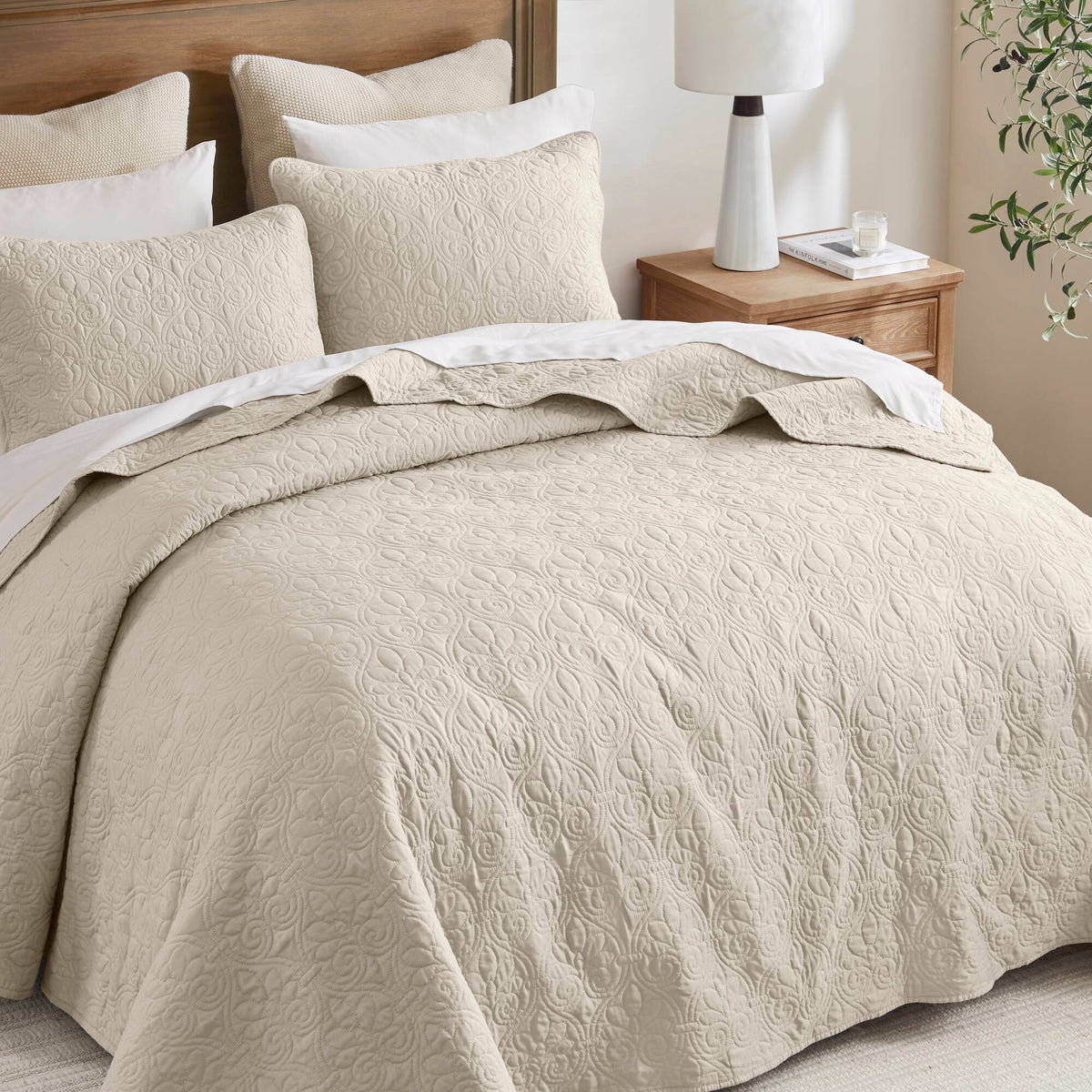 Quebec - Queen Reversible Bedspread Set - Cream