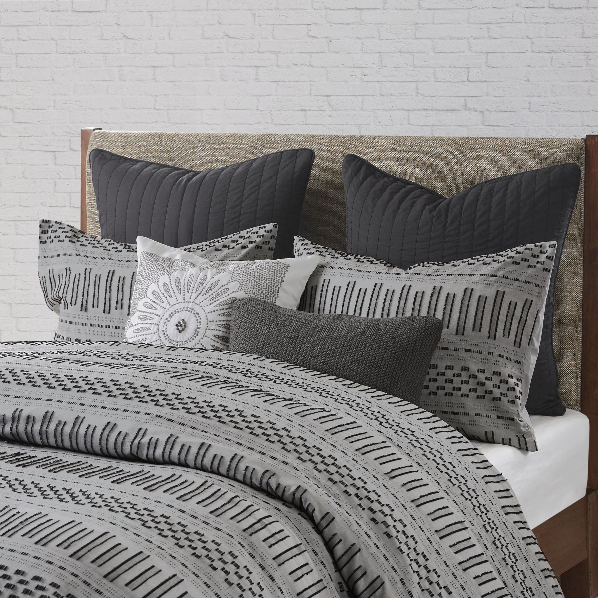 Rhea - King Duvet Cover Mini Set - Gray / Black