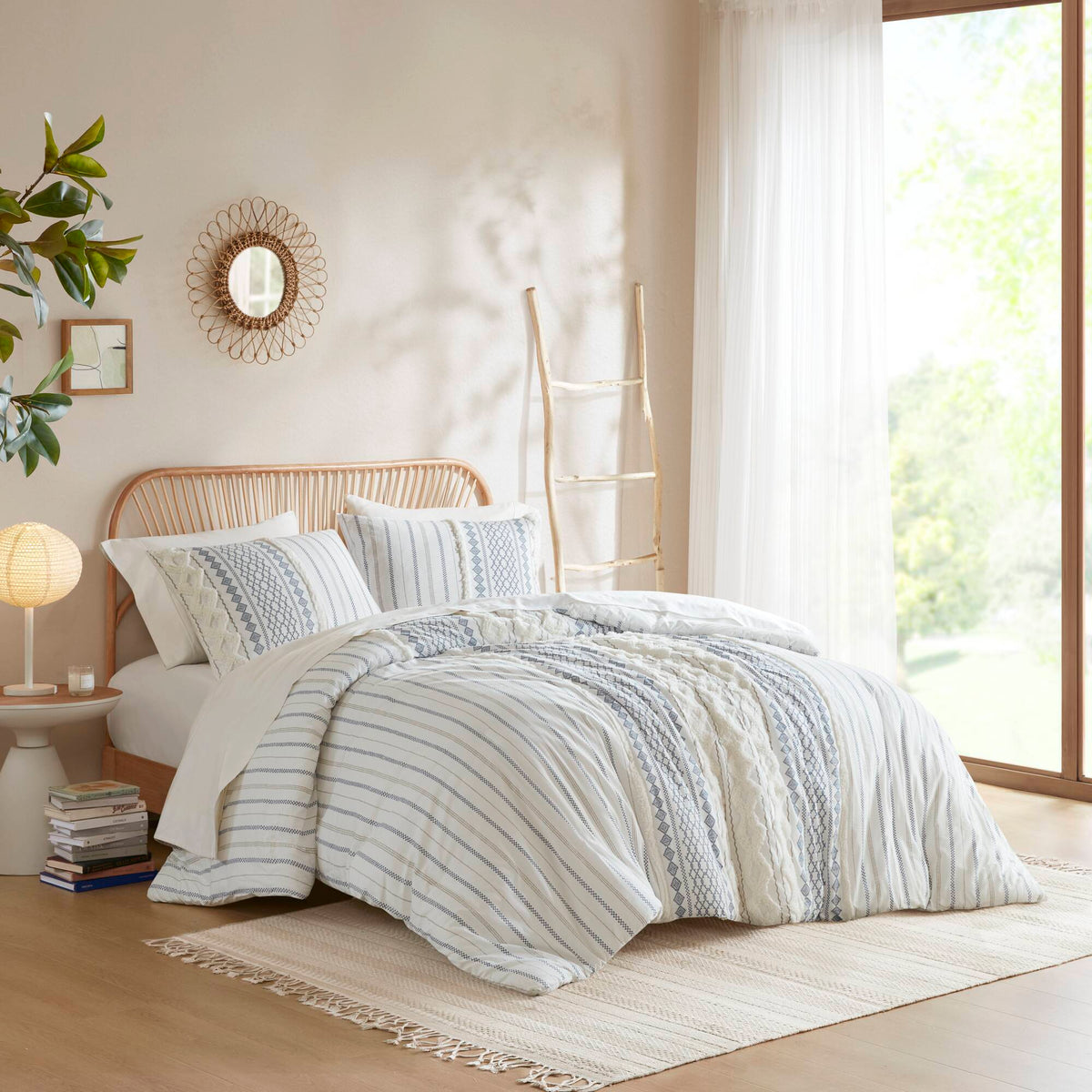 Imani - Cotton Printed Duvet Cover Set With Chenille - White / Navy