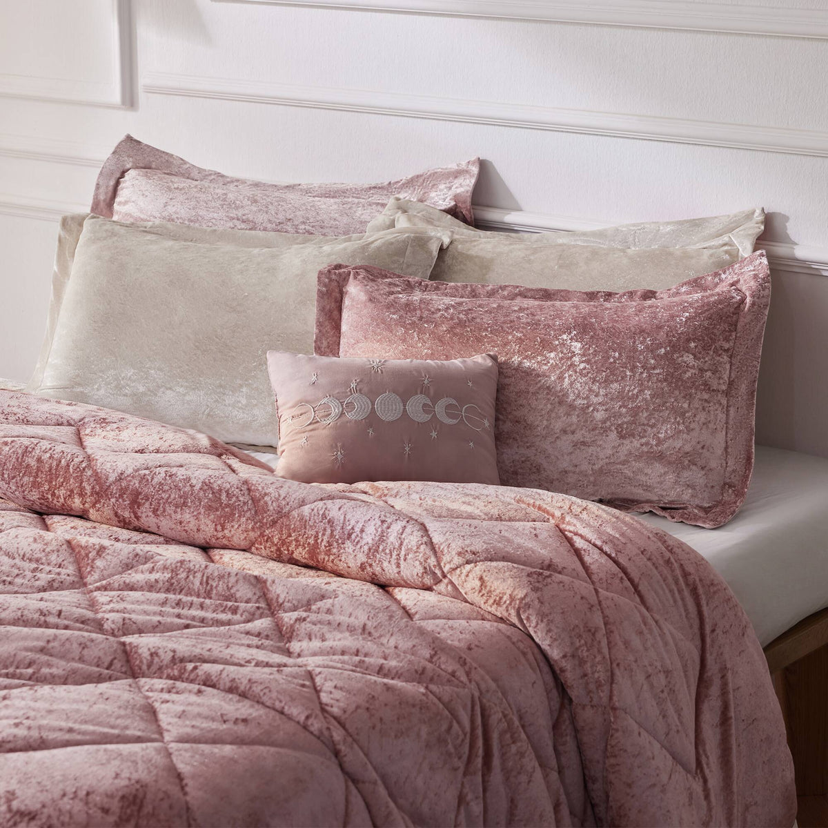 Felicia - Comforter Set - Blush