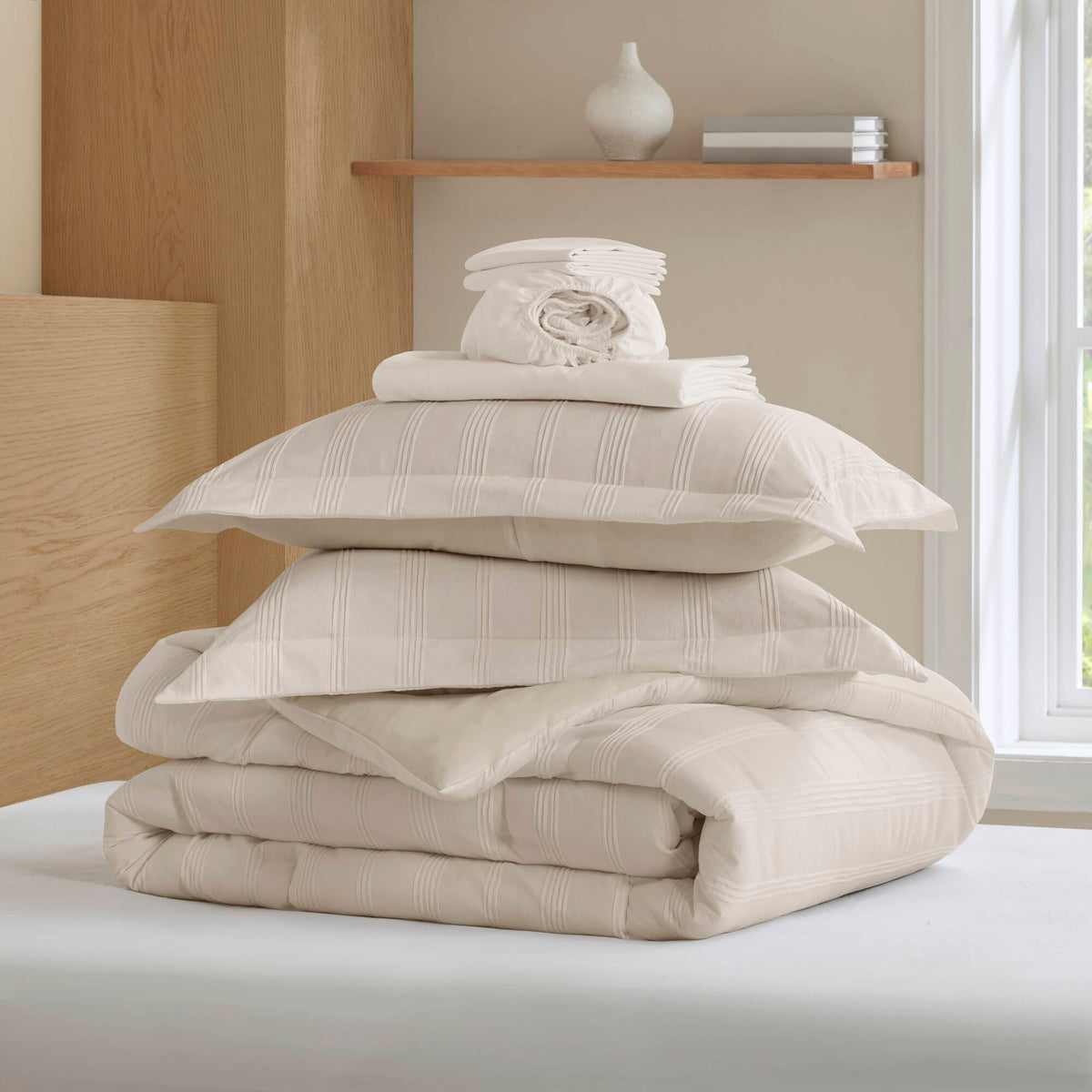 Logan - Queen Striped Comforter Set - Neutral