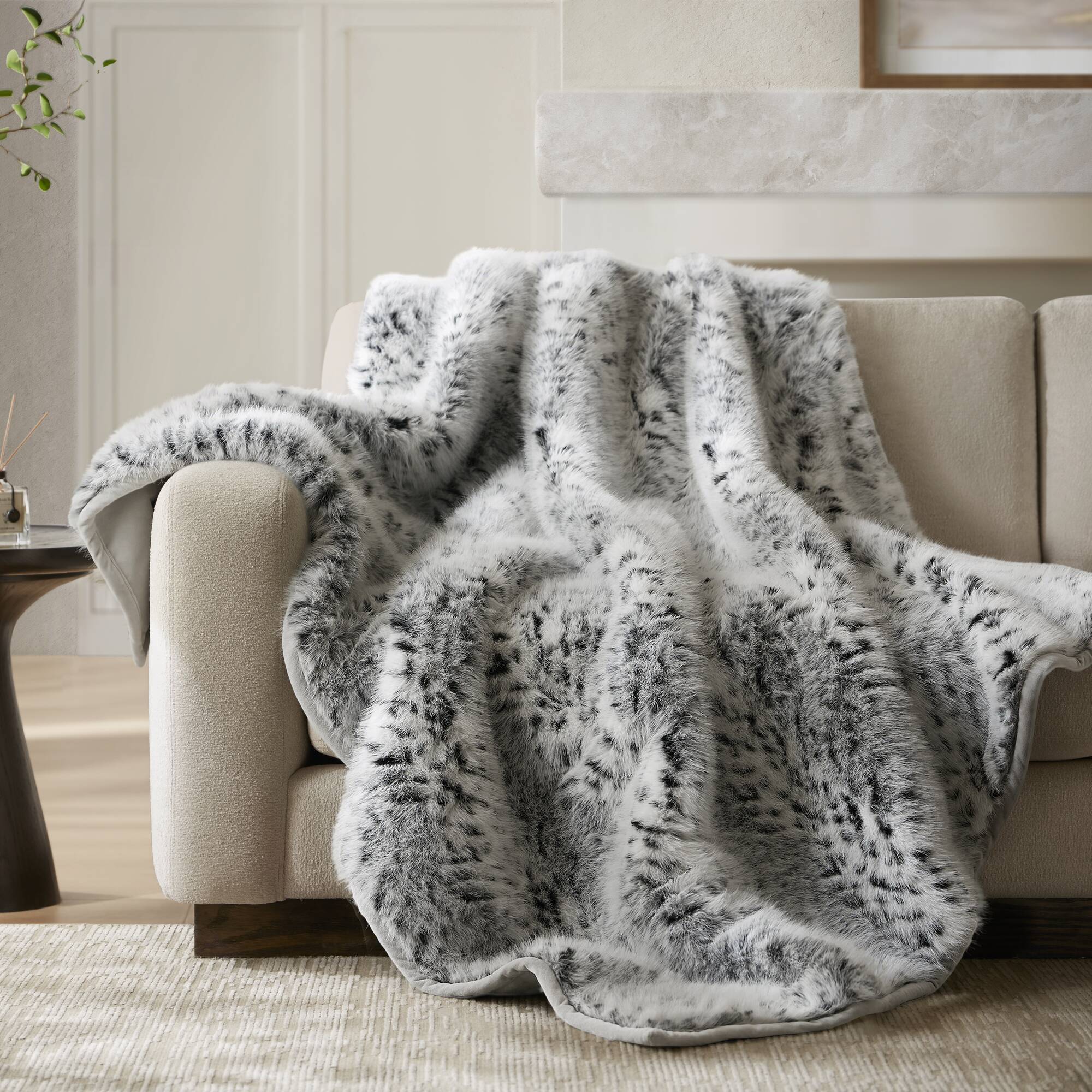 Botswana Animal Print - 60x80" Faux Fur Throw Blanket - Snow Leopard