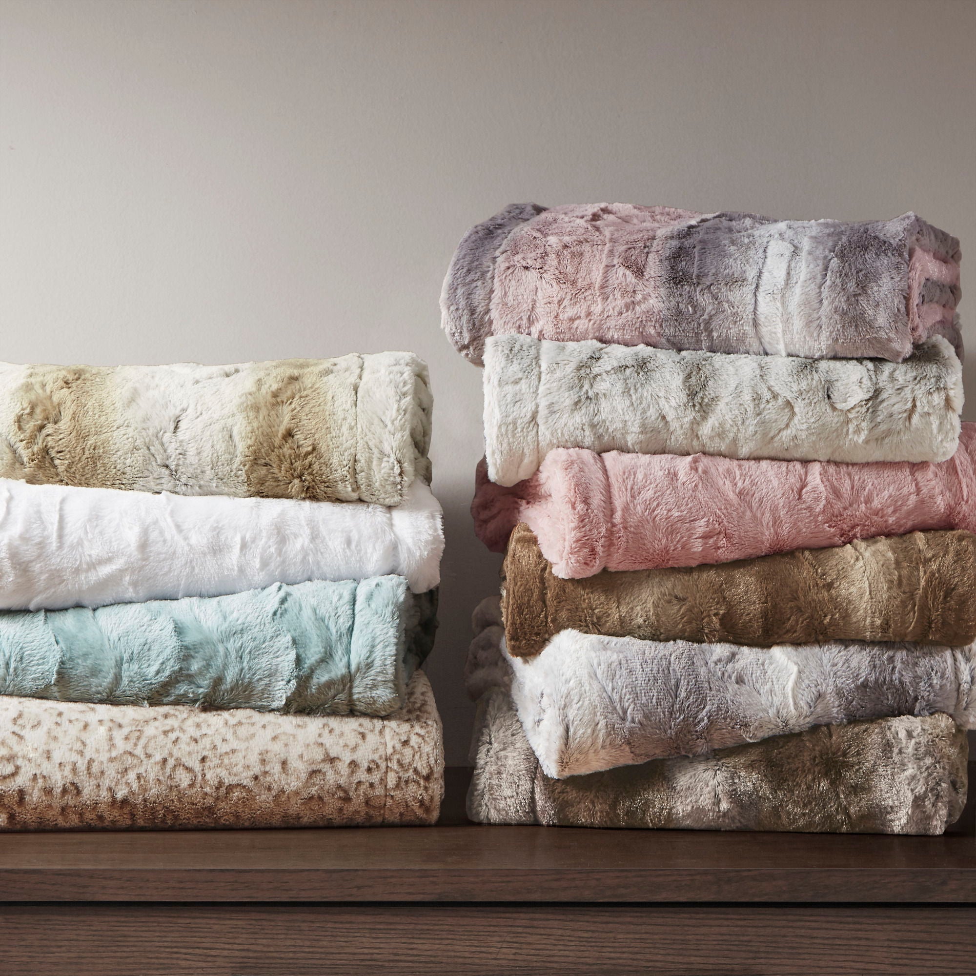 Zuri - Throw - Brown