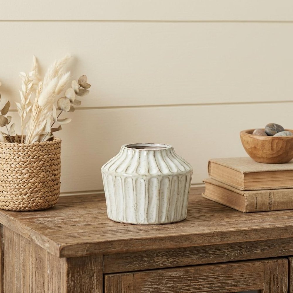 6" Ivory Ribbed Round Terracotta Table Vase
