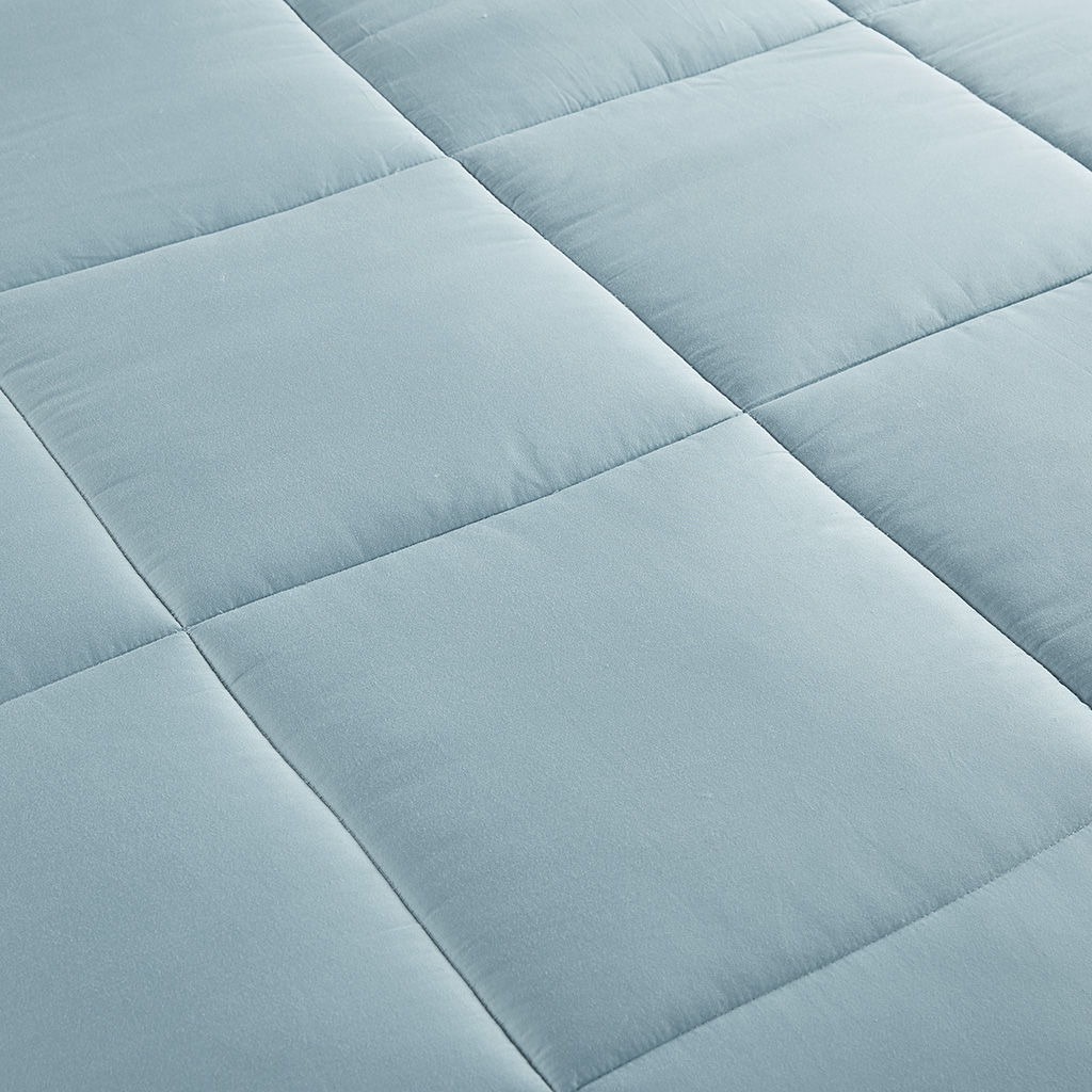 Winfield - 300 Thread Count Cotton Shell Luxury Down Alternative King Comforter - Teal