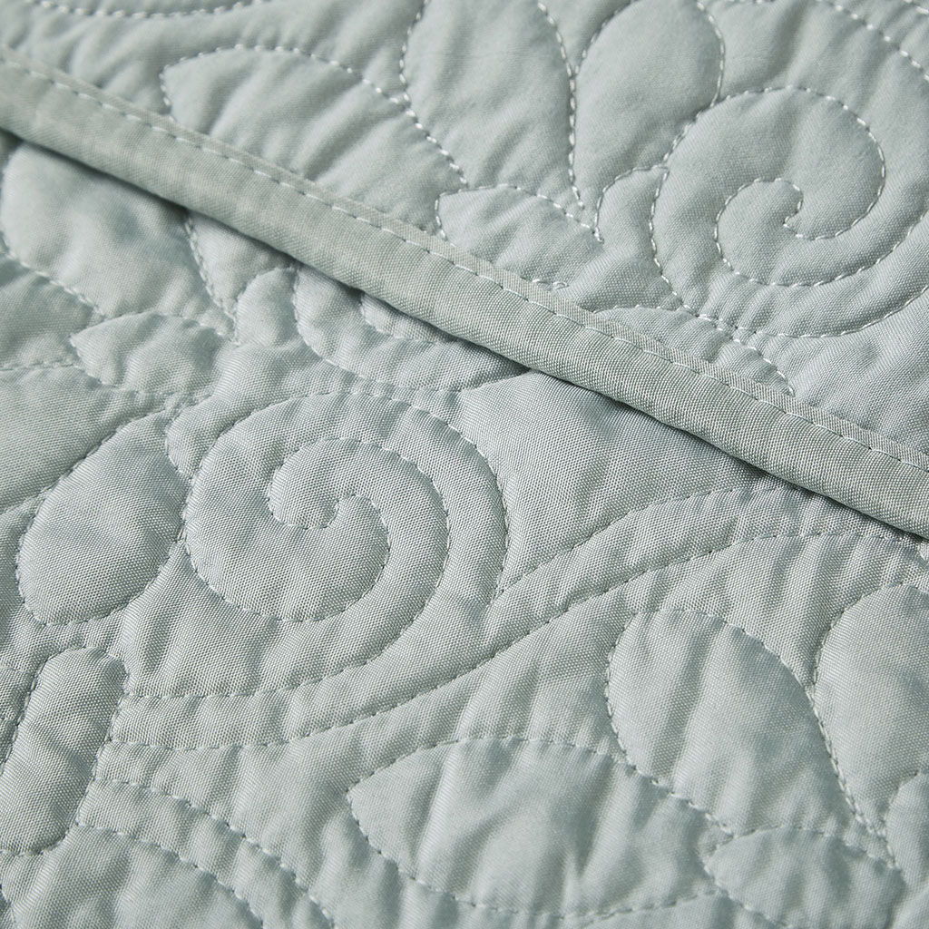 Quebec - Oversized Quilted Throw - Seafoam