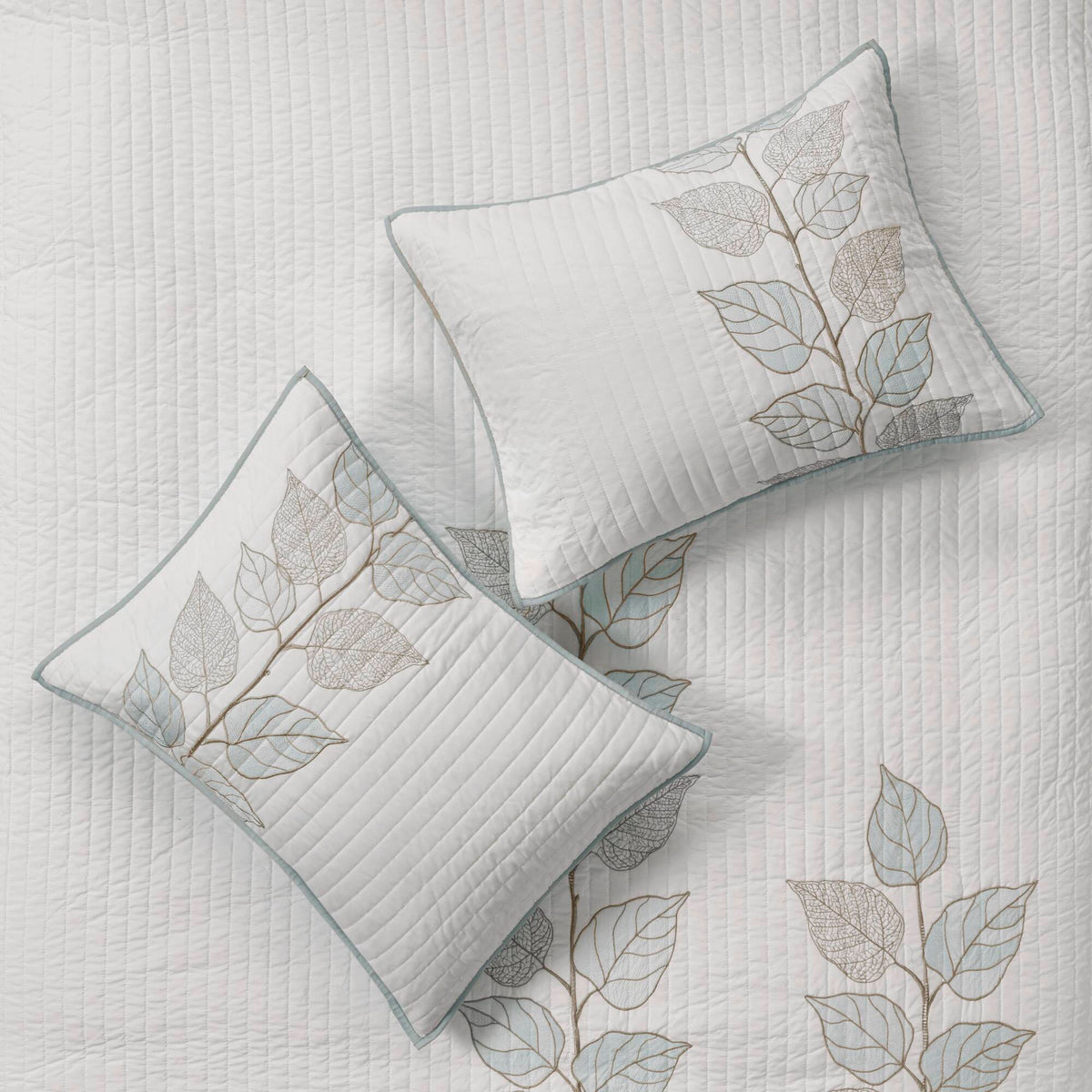 Caelie - King 6 Piece Reversible Coverlet Set - Blue