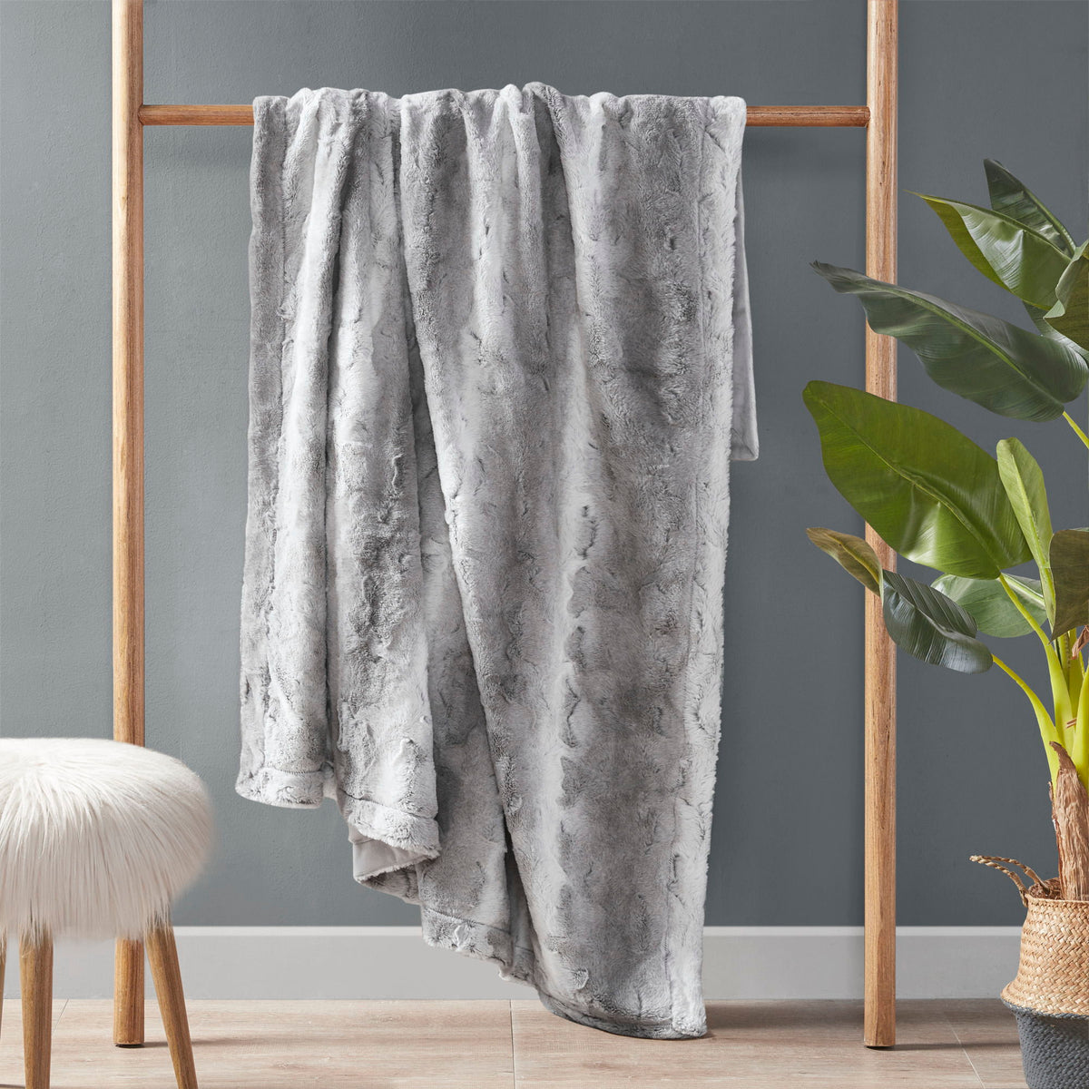 Zuri - Throw - Gray