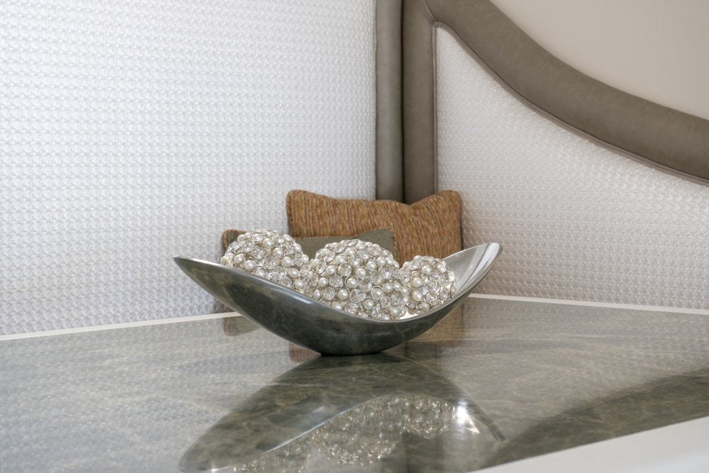 13" Aluminum Modern Twisted Centerpiece Bowl