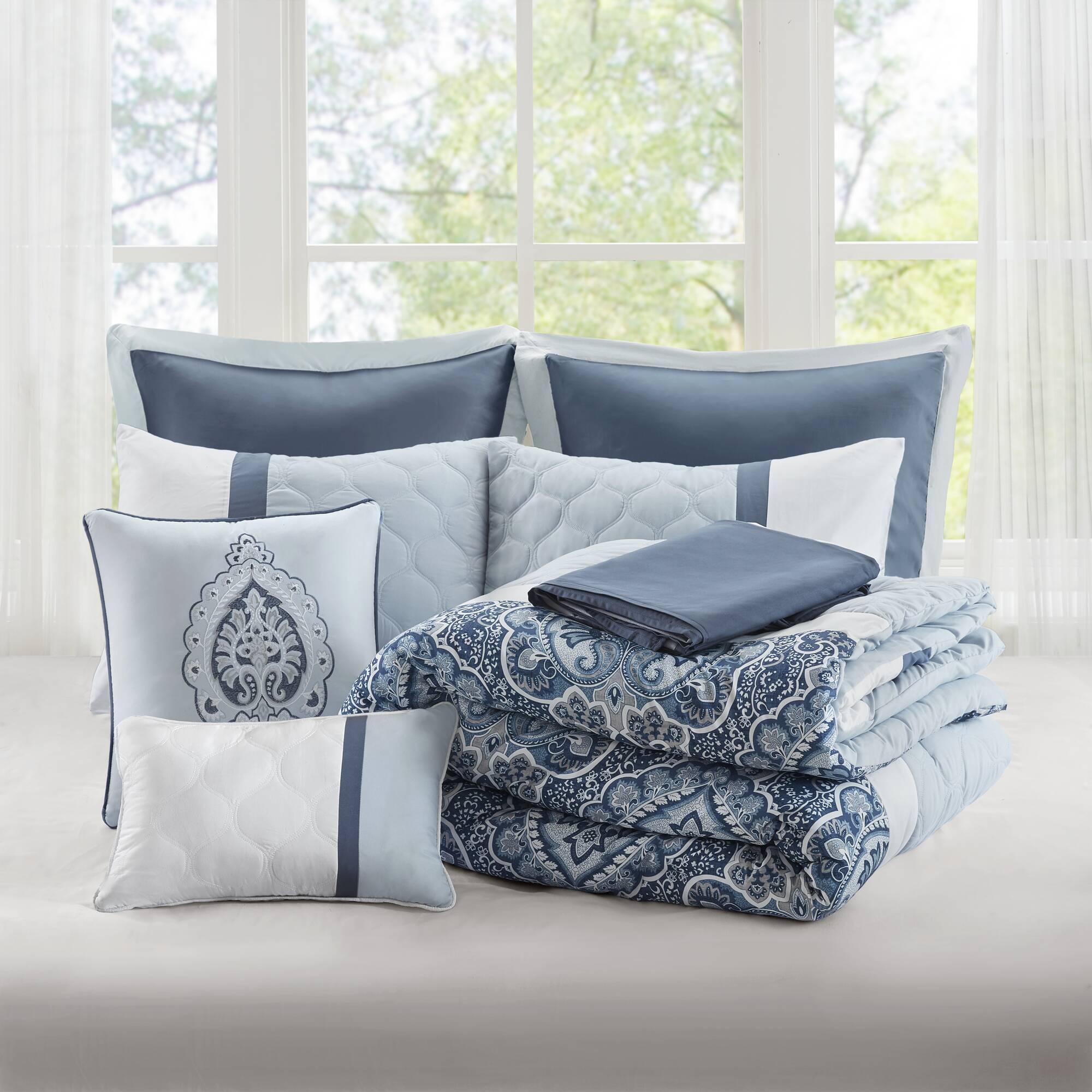 Shawnee - Queen 8 Piece Comforter Set - Blue