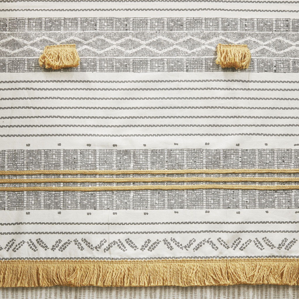 Cody - Cotton Stripe Printed Shower Curtain With Tassel - Gray / Yellow