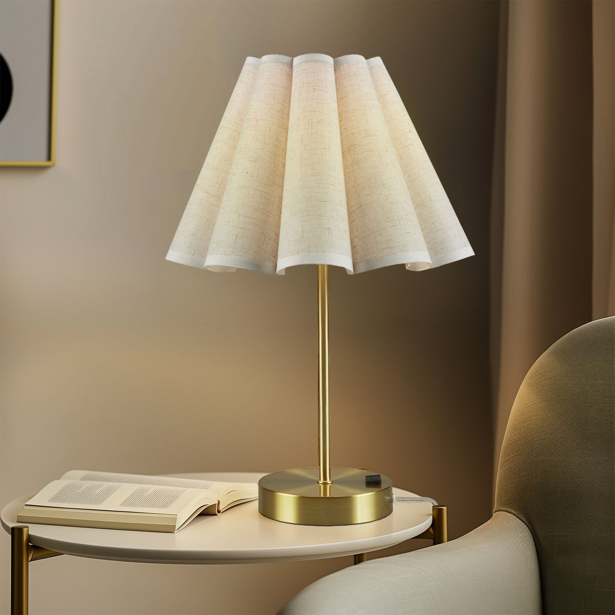 Chique - Tap-Control And Dimmable Accent Table Lamp With Power Outlet - Gold